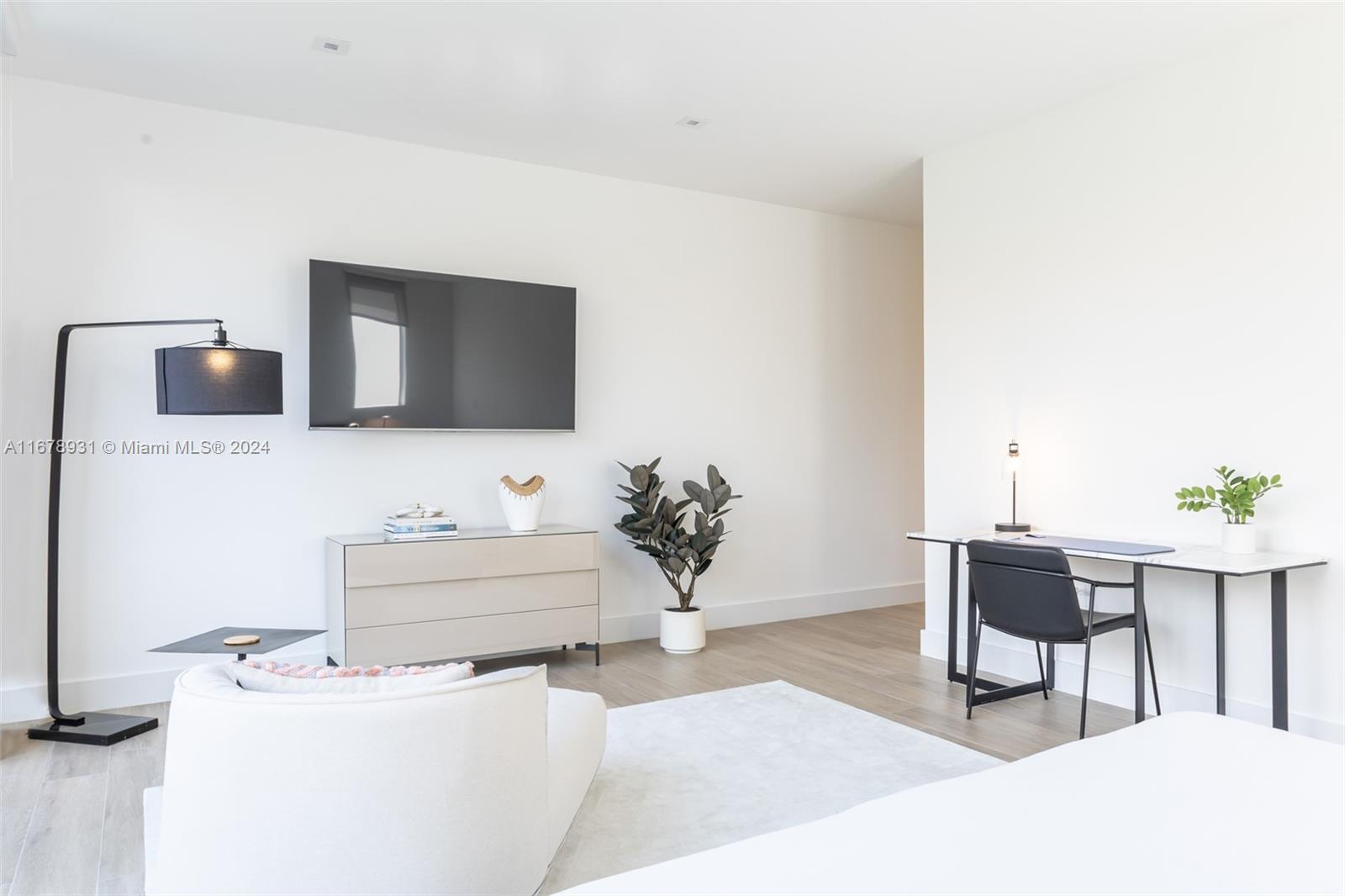 INDIANA GROVE CONDO - Residential Lease