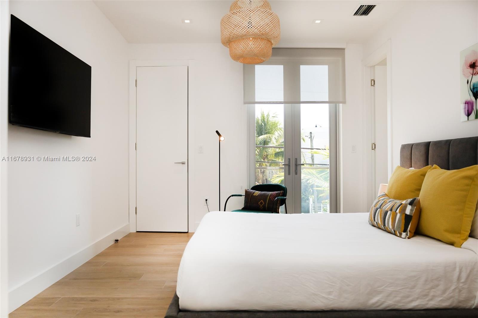 INDIANA GROVE CONDO - Residential Lease