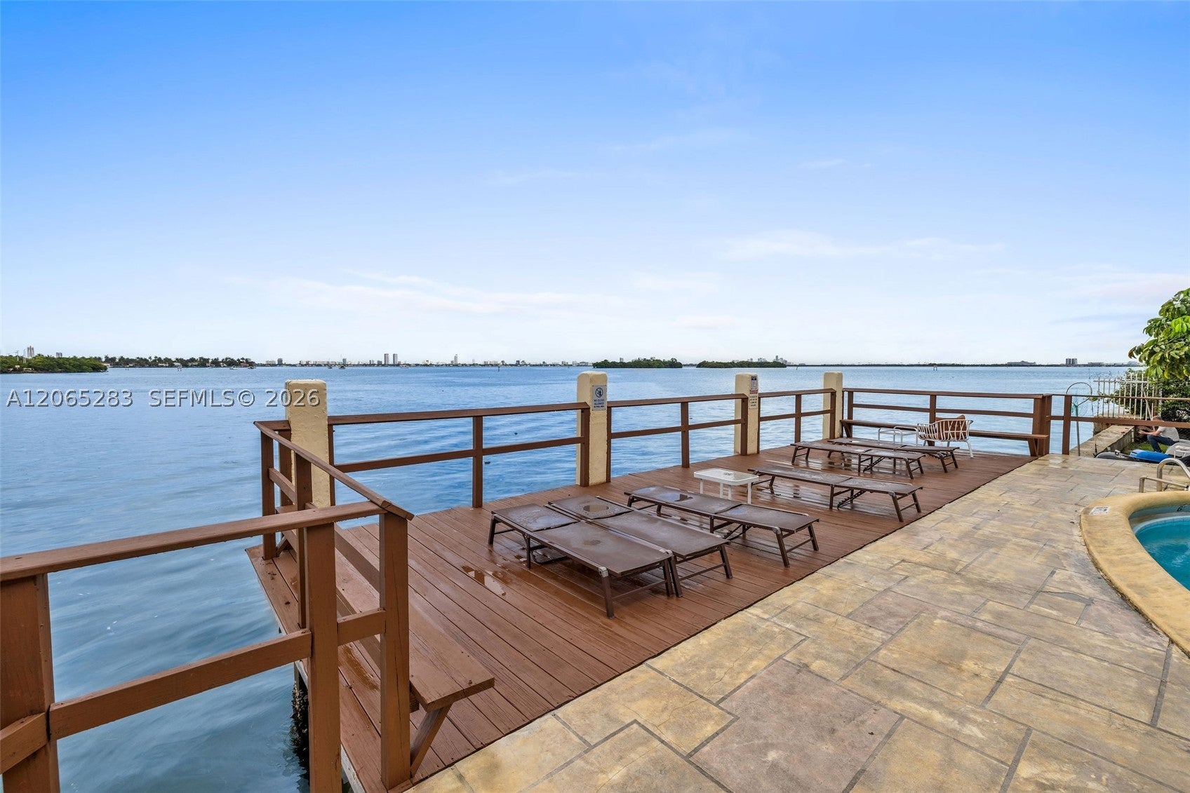 7845 NE Bayshore Ct