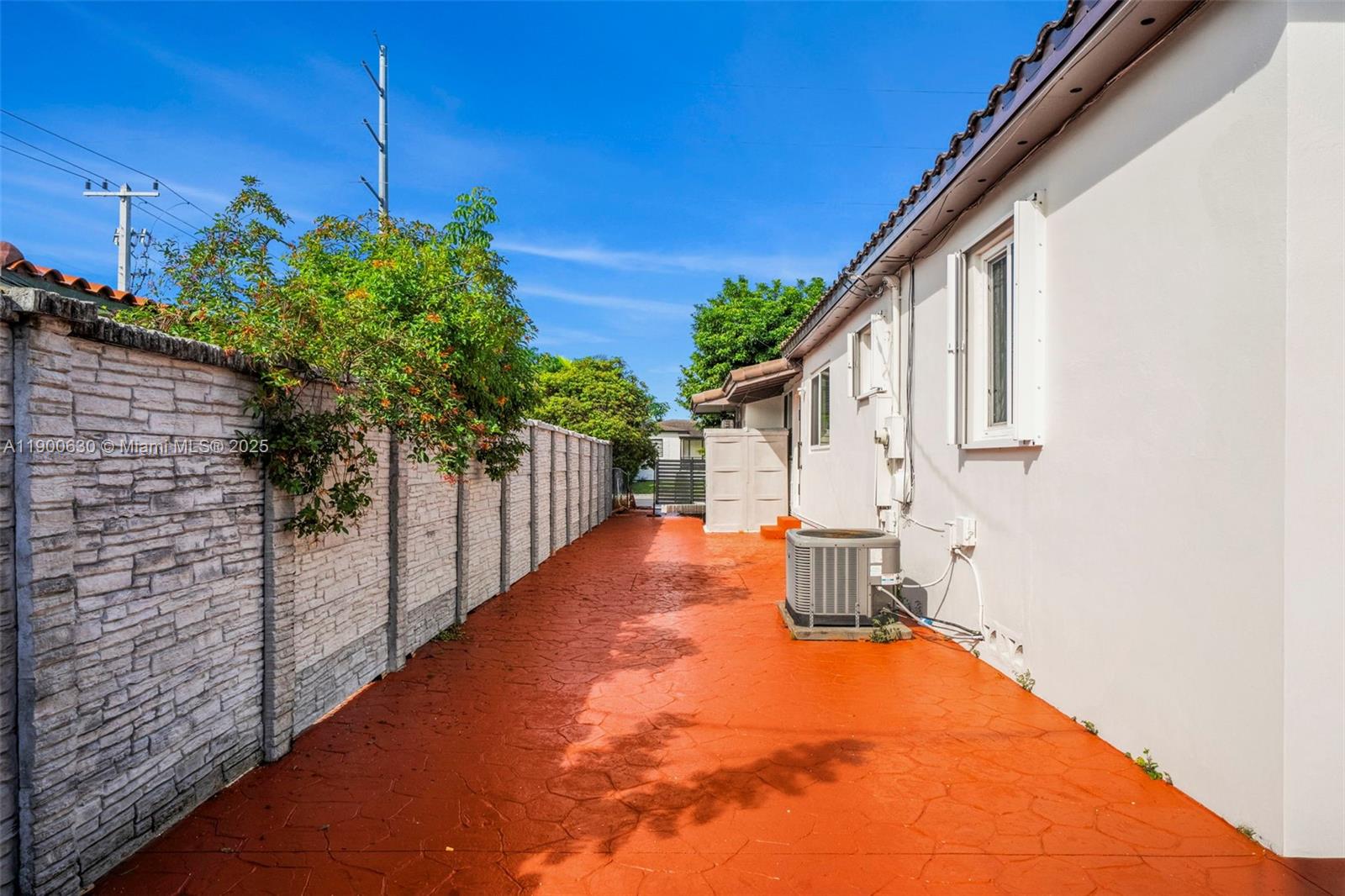 CORAL HGTS REV - Residential Lease