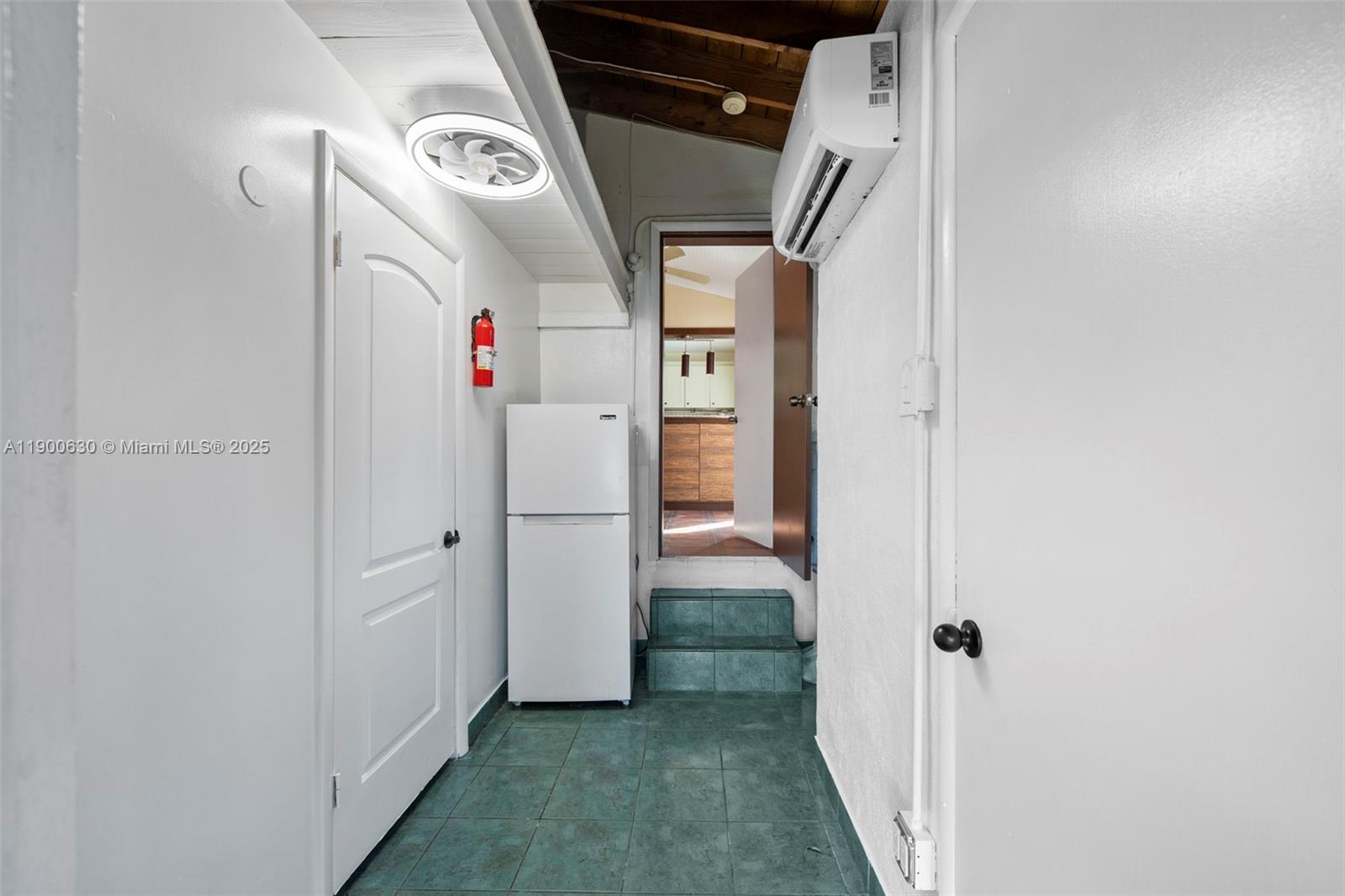 CORAL HGTS REV - Residential Lease