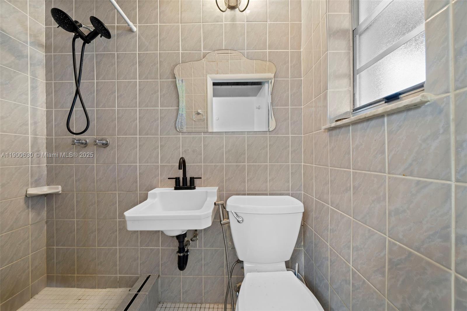 CORAL HGTS REV - Residential Lease