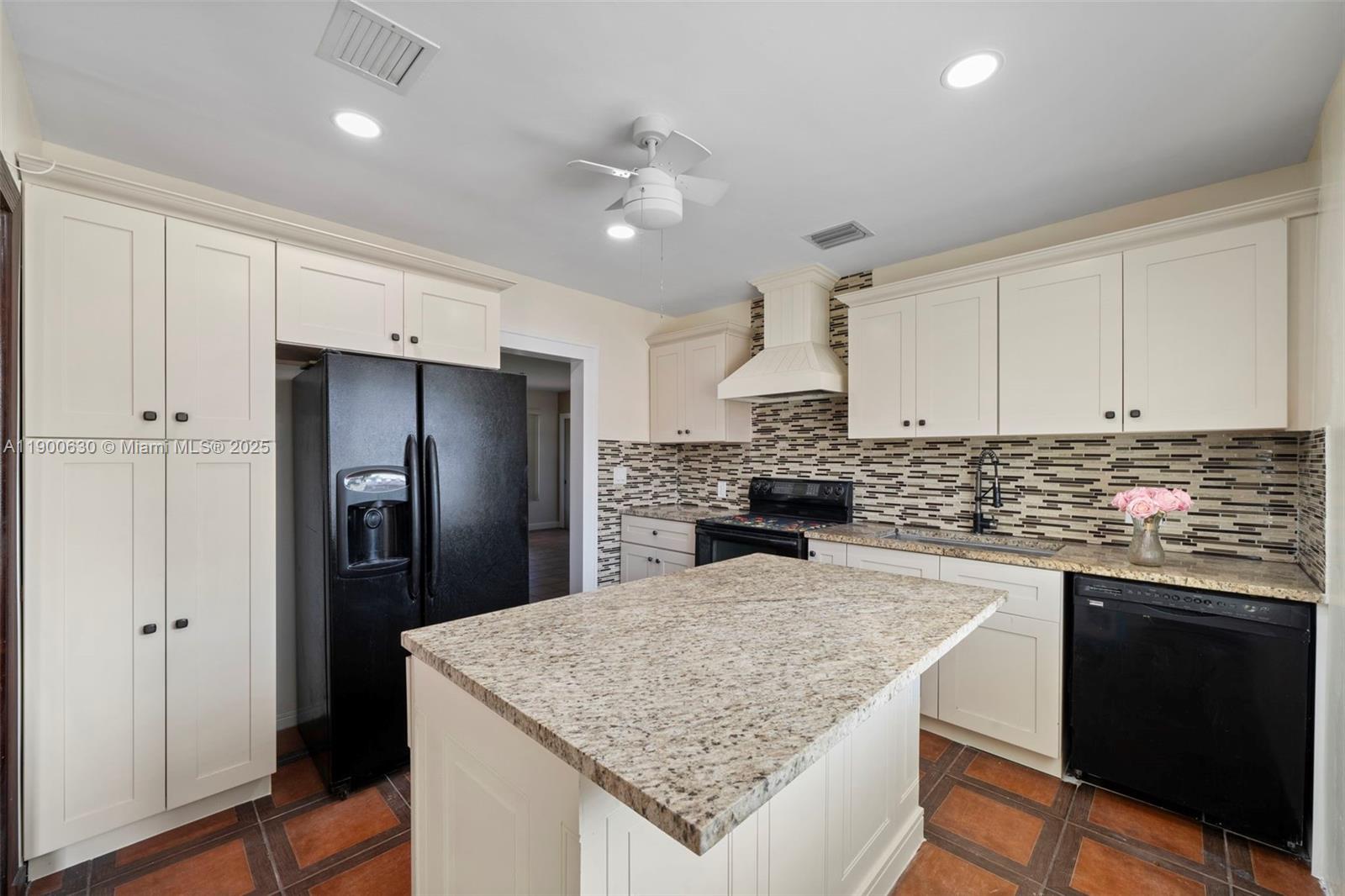 CORAL HGTS REV - Residential Lease