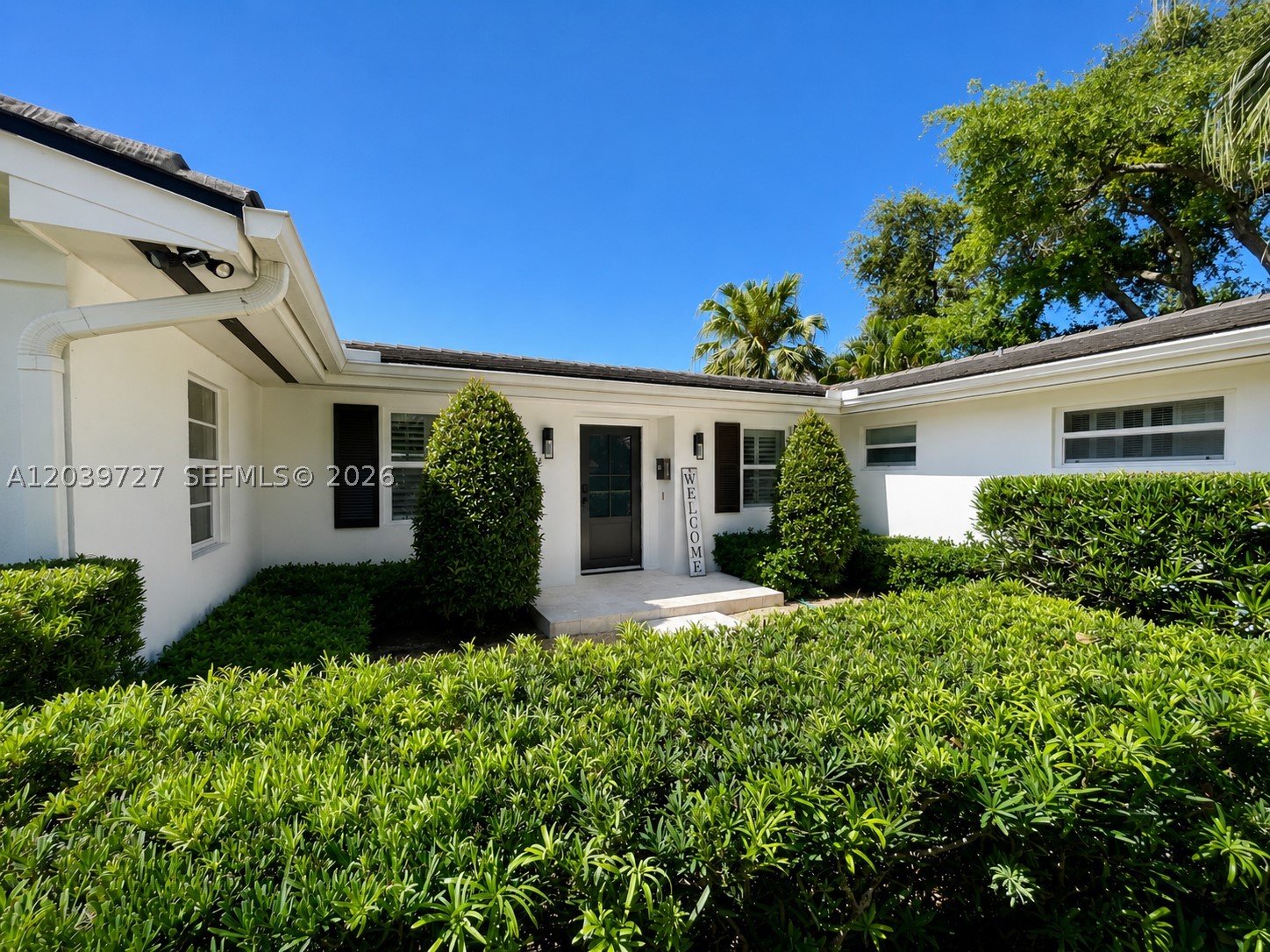8725 SW 160 St