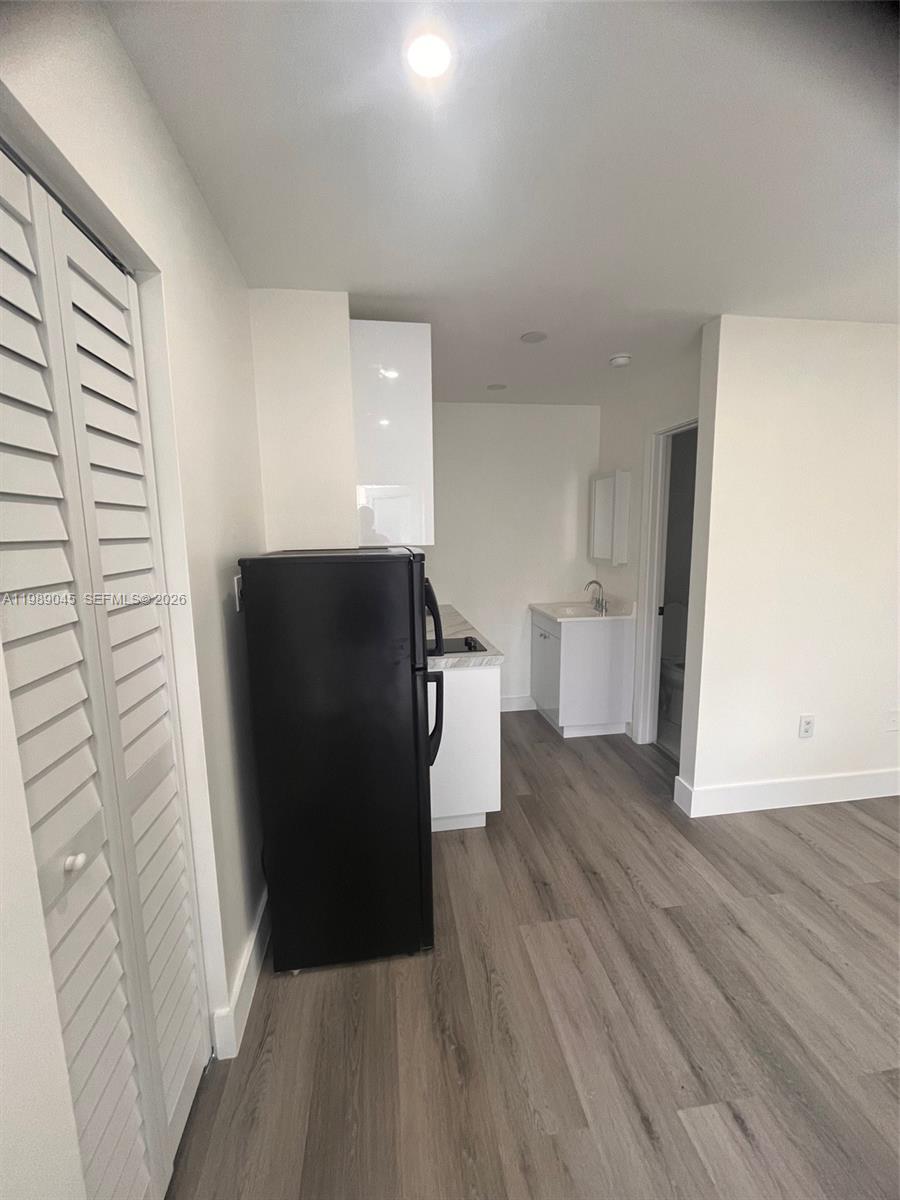 COUNTRY LAKE MANORS SEC 3 - Residential Lease