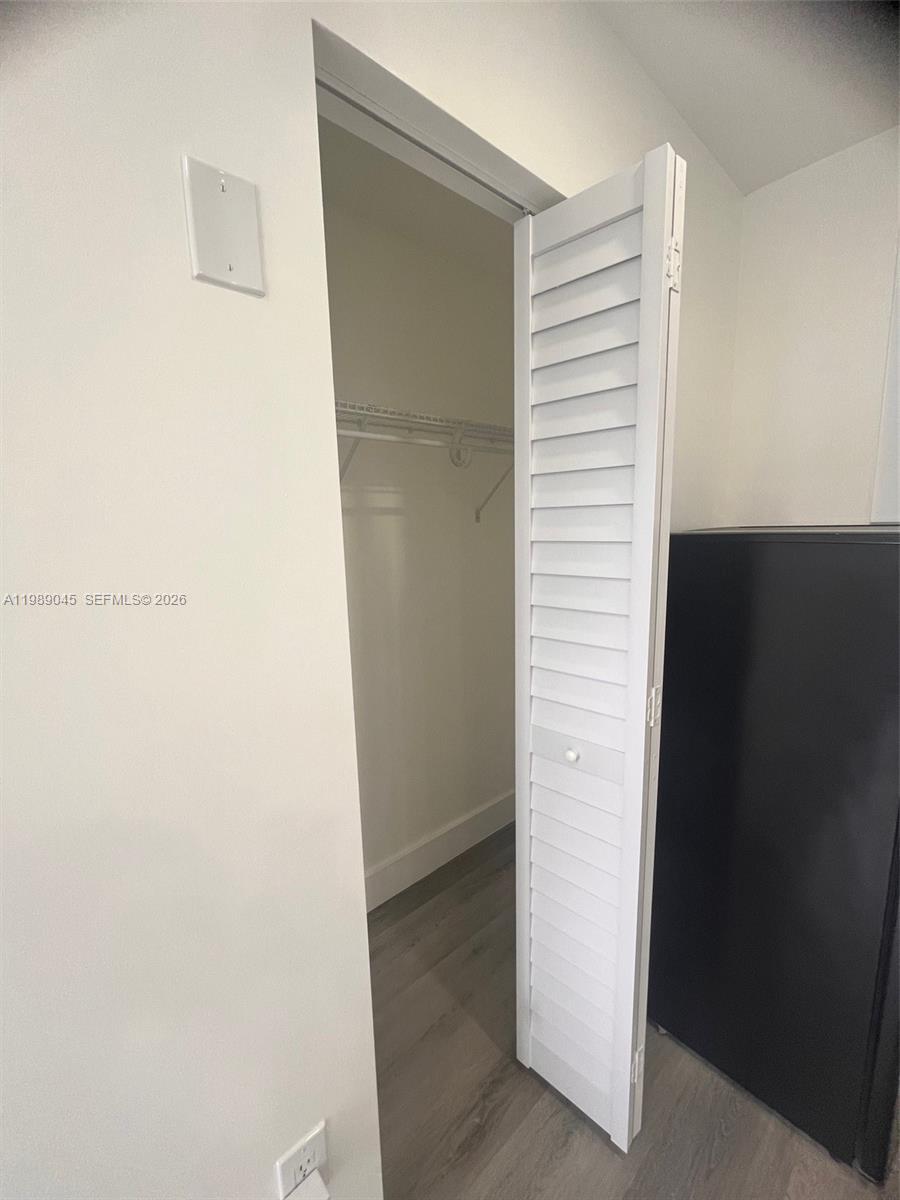 COUNTRY LAKE MANORS SEC 3 - Residential Lease