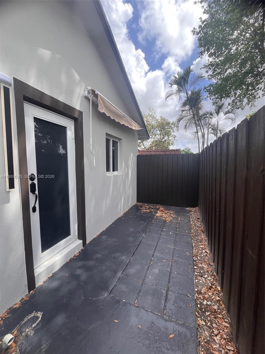 COUNTRY LAKE MANORS SEC 3 - Residential Lease