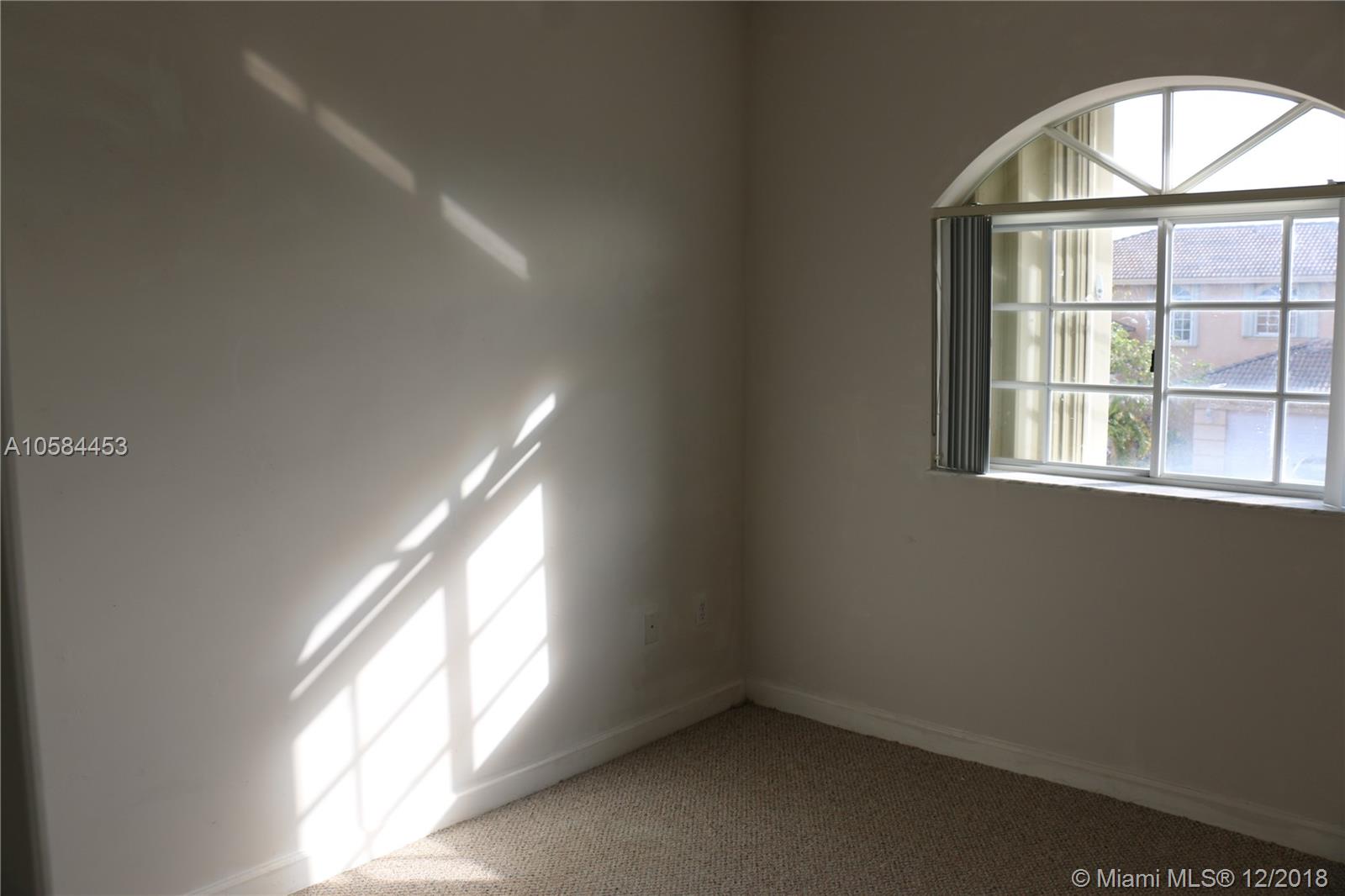 FANTASY REEF - Residential Lease