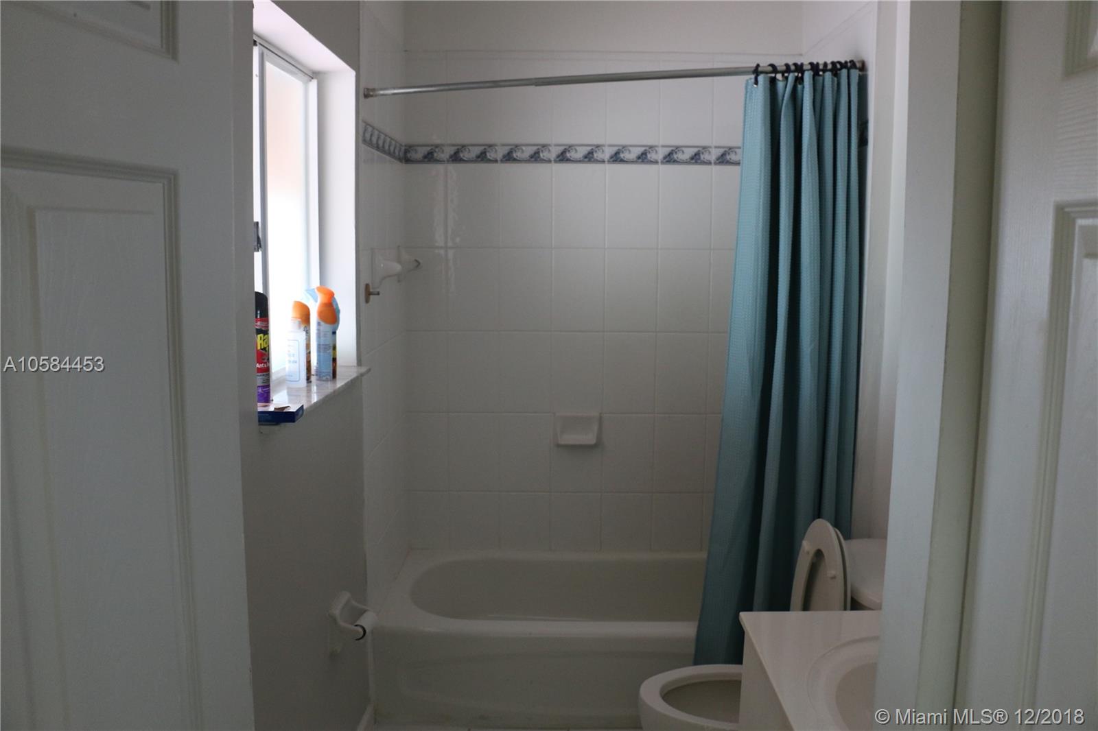 FANTASY REEF - Residential Lease