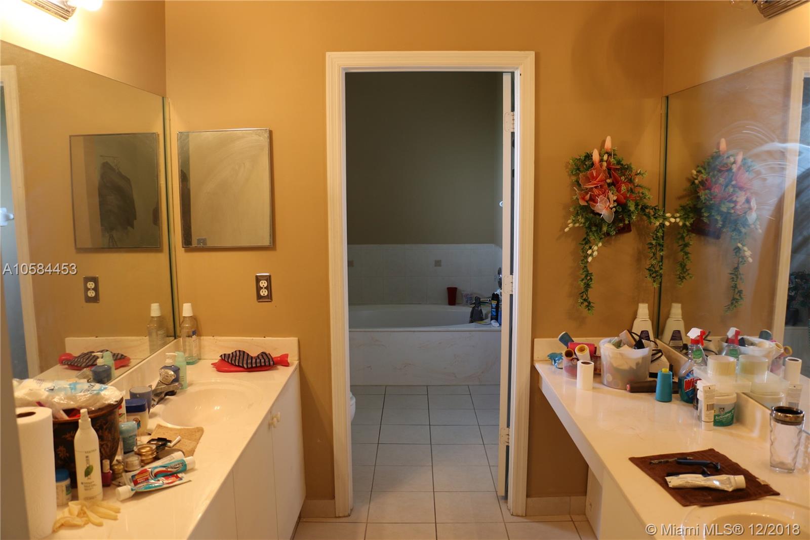 FANTASY REEF - Residential Lease