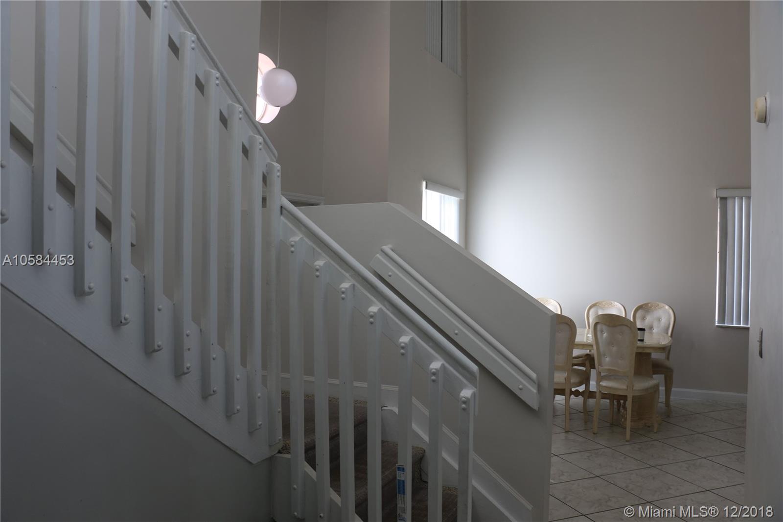 FANTASY REEF - Residential Lease