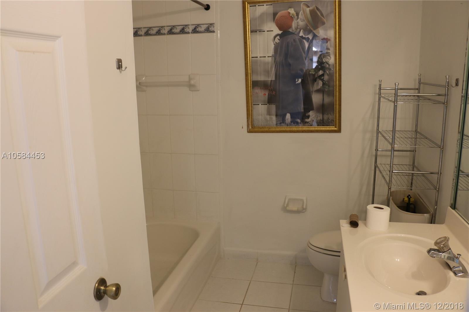 FANTASY REEF - Residential Lease