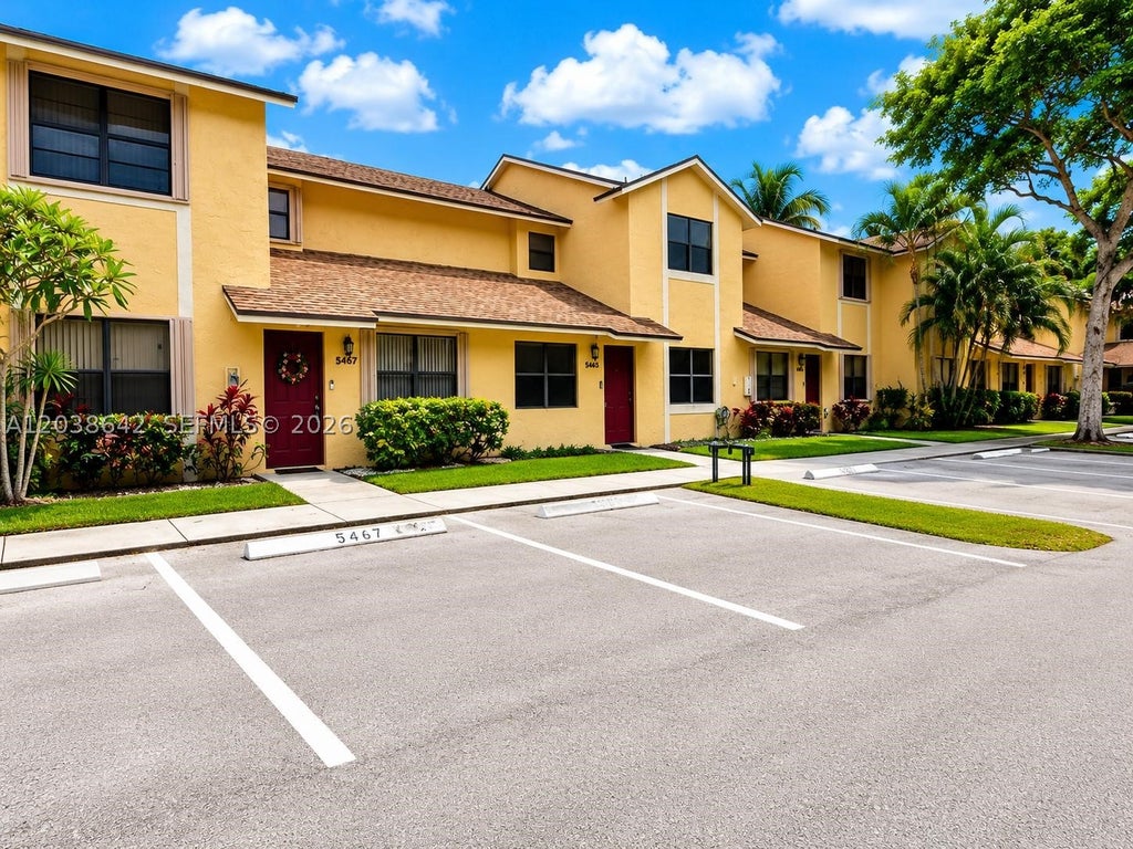 Photo of 5476 Gate Lake Rd #5476, Tamarac, FL 33319 (MLS # A12038642)
