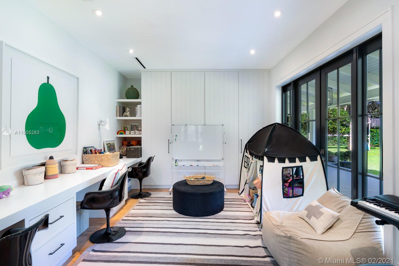 PARKWAY HOMESITES - Residential