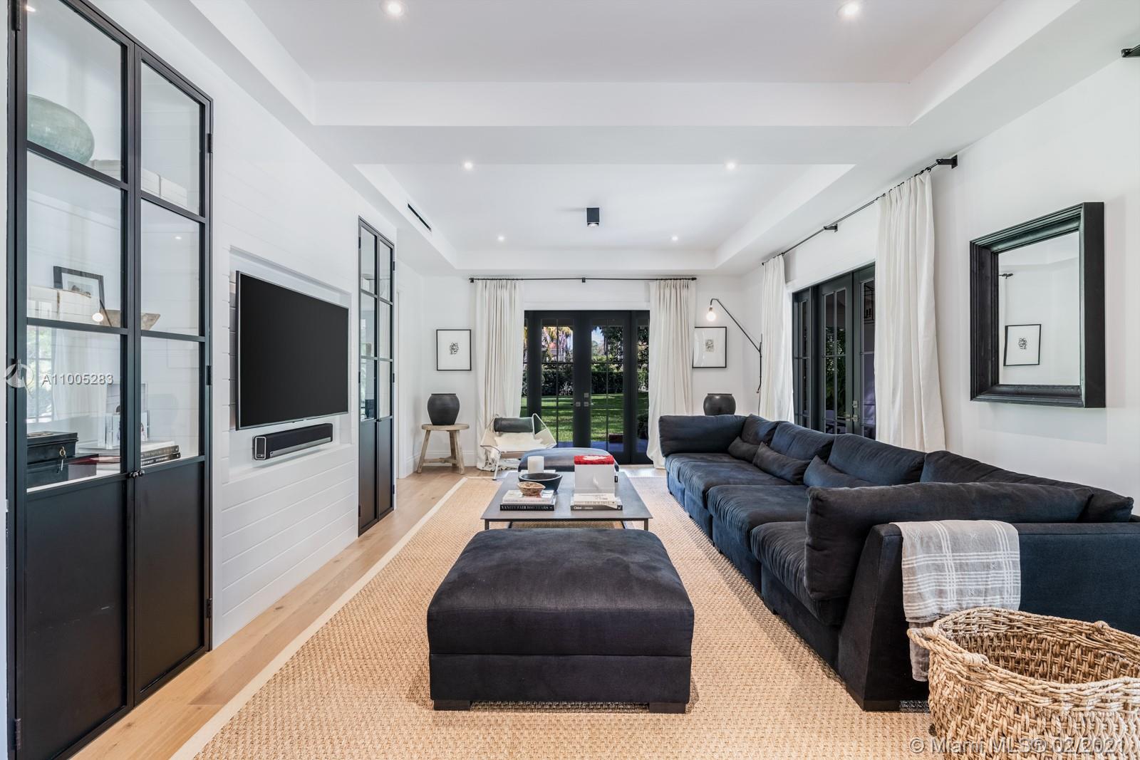 PARKWAY HOMESITES - Residential