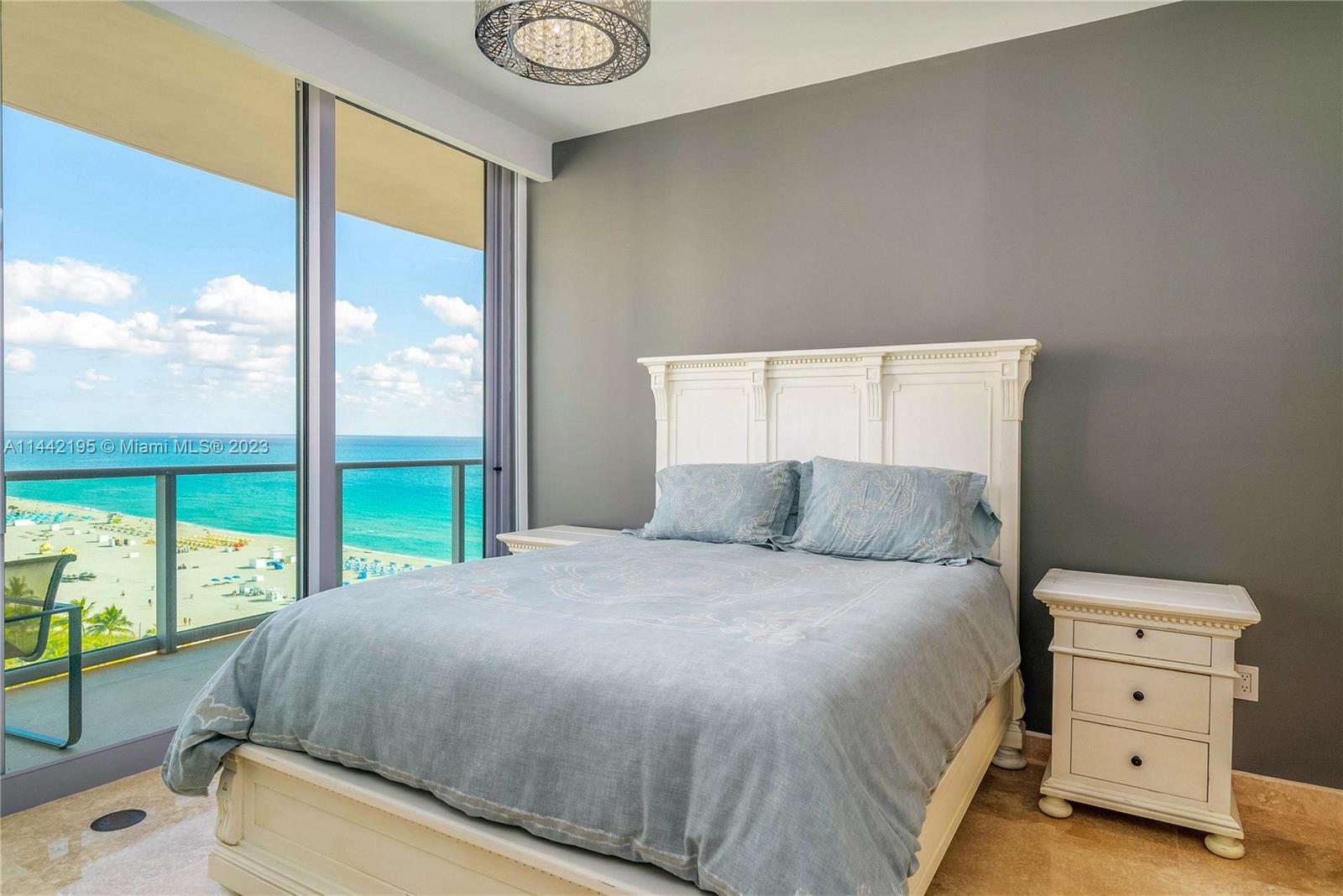 IL VILLAGGIO ON SOUTH BEA - Residential