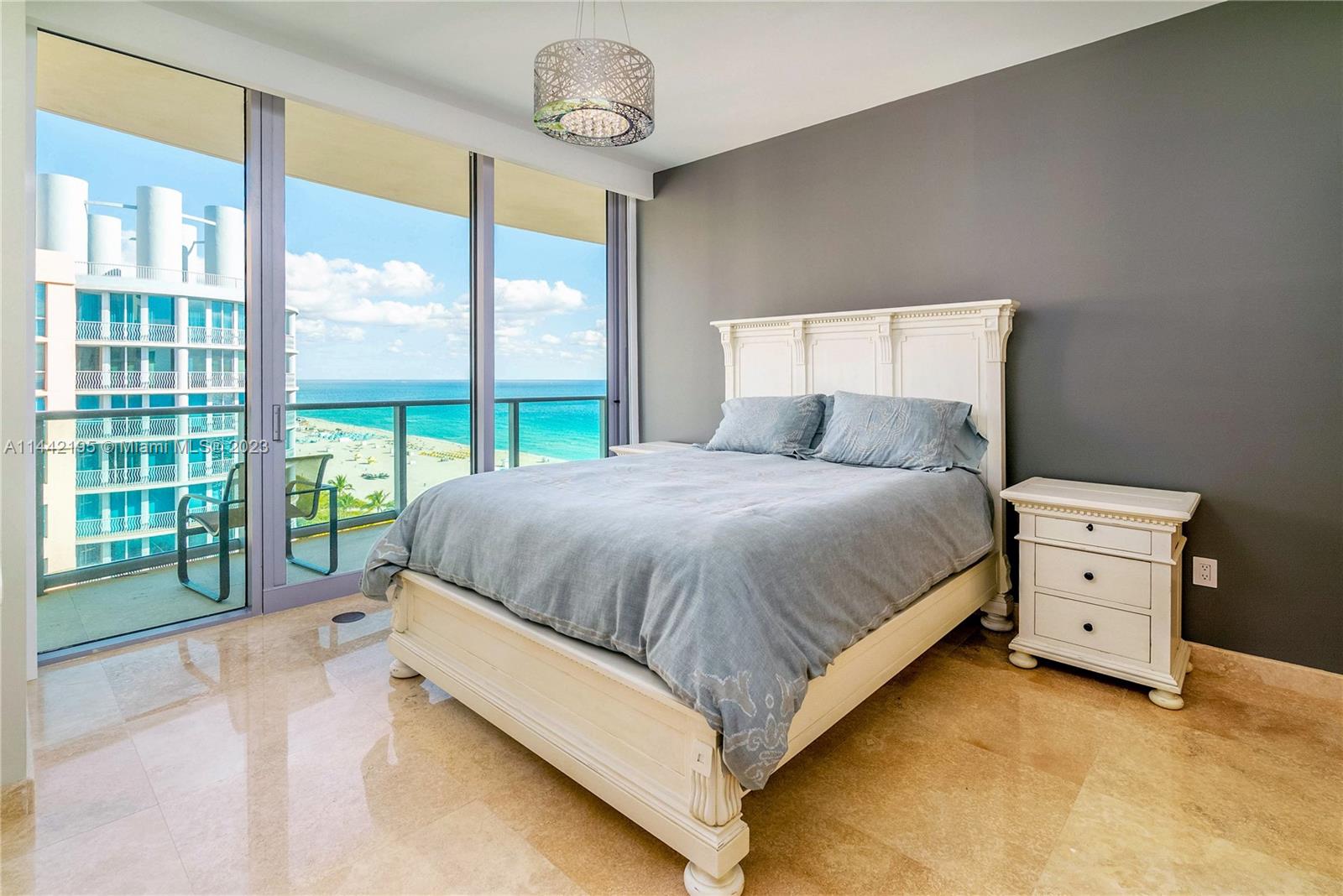 IL VILLAGGIO ON SOUTH BEA - Residential