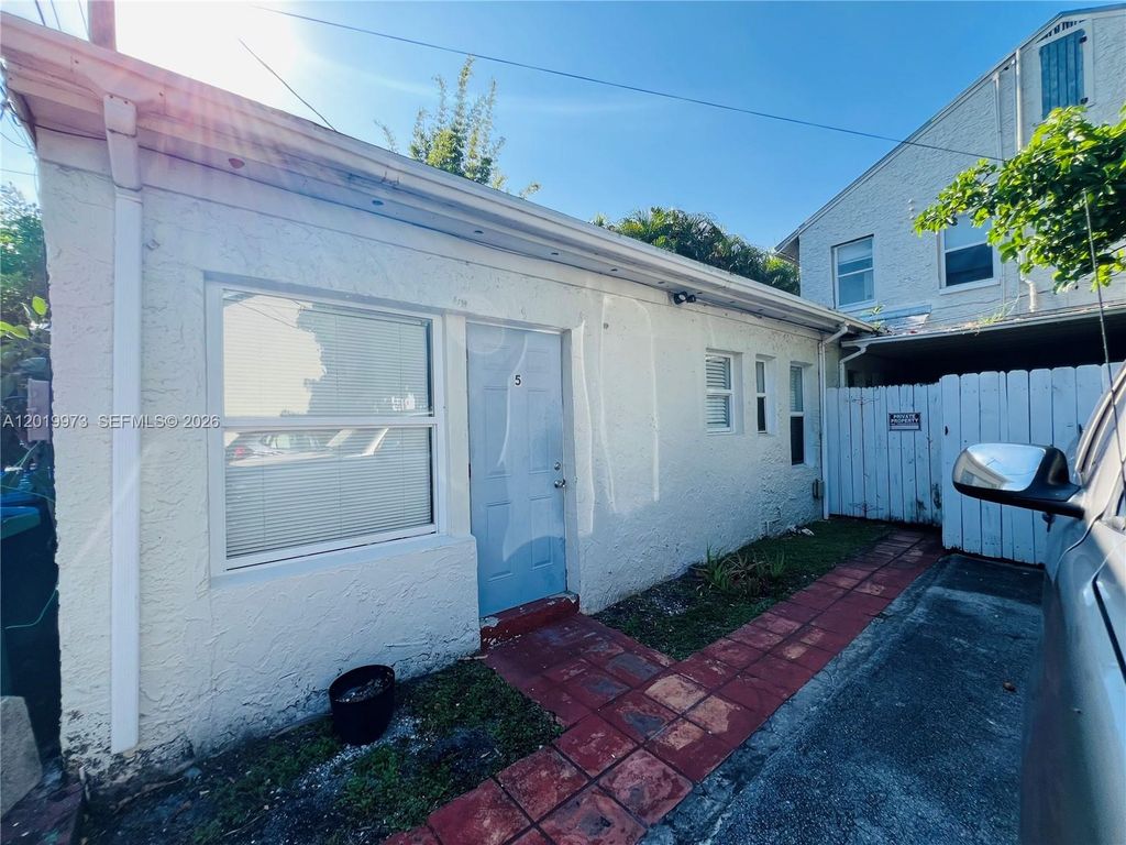 Photo of 1536 Polk St #5, Hollywood, FL 33020 (MLS # A12019973)