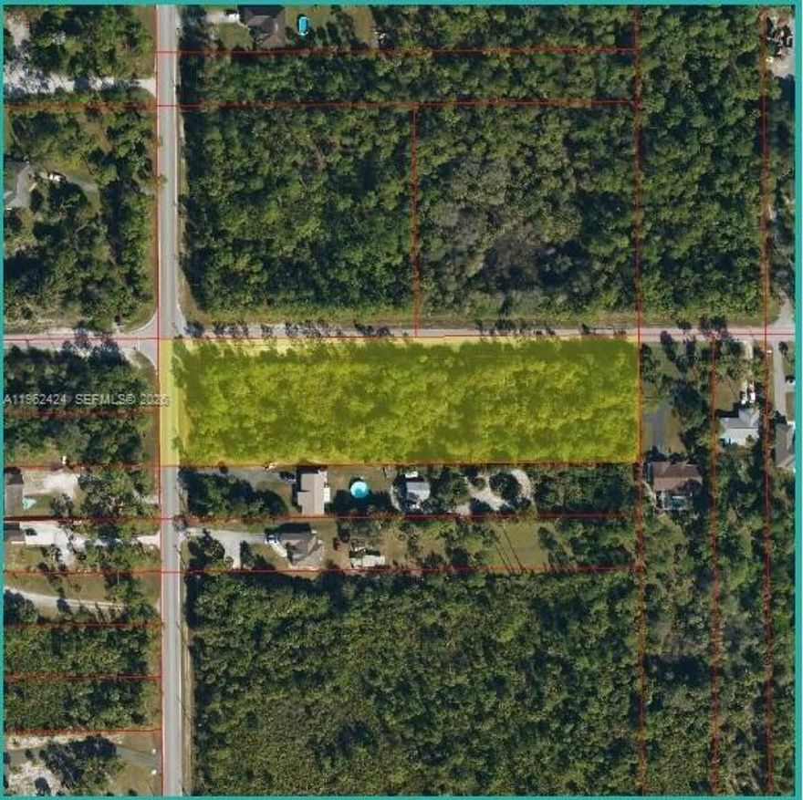 2.81 acres on corner of highly traveled Everglades Blvd N and 6th Avenue.  Property has 181ft of frontage on Everglades Blvd and 679 ft of frontage on 6th Avenue. Both streets are paved with access to municipal utilites.  Multiple uses allowed.  Property is close to new developments, shopping centers, gas station and top-rated schools.  It sits in an up-and-coming area of Naples and offers buyers the access to create your dream home, establish a home-based business or hold for long-term value.