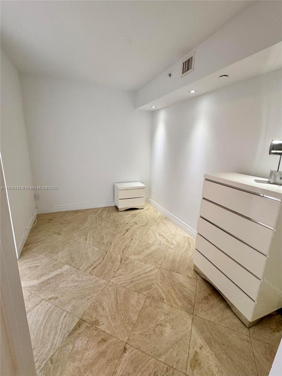 BLUE DIAMOND CONDO - Residential