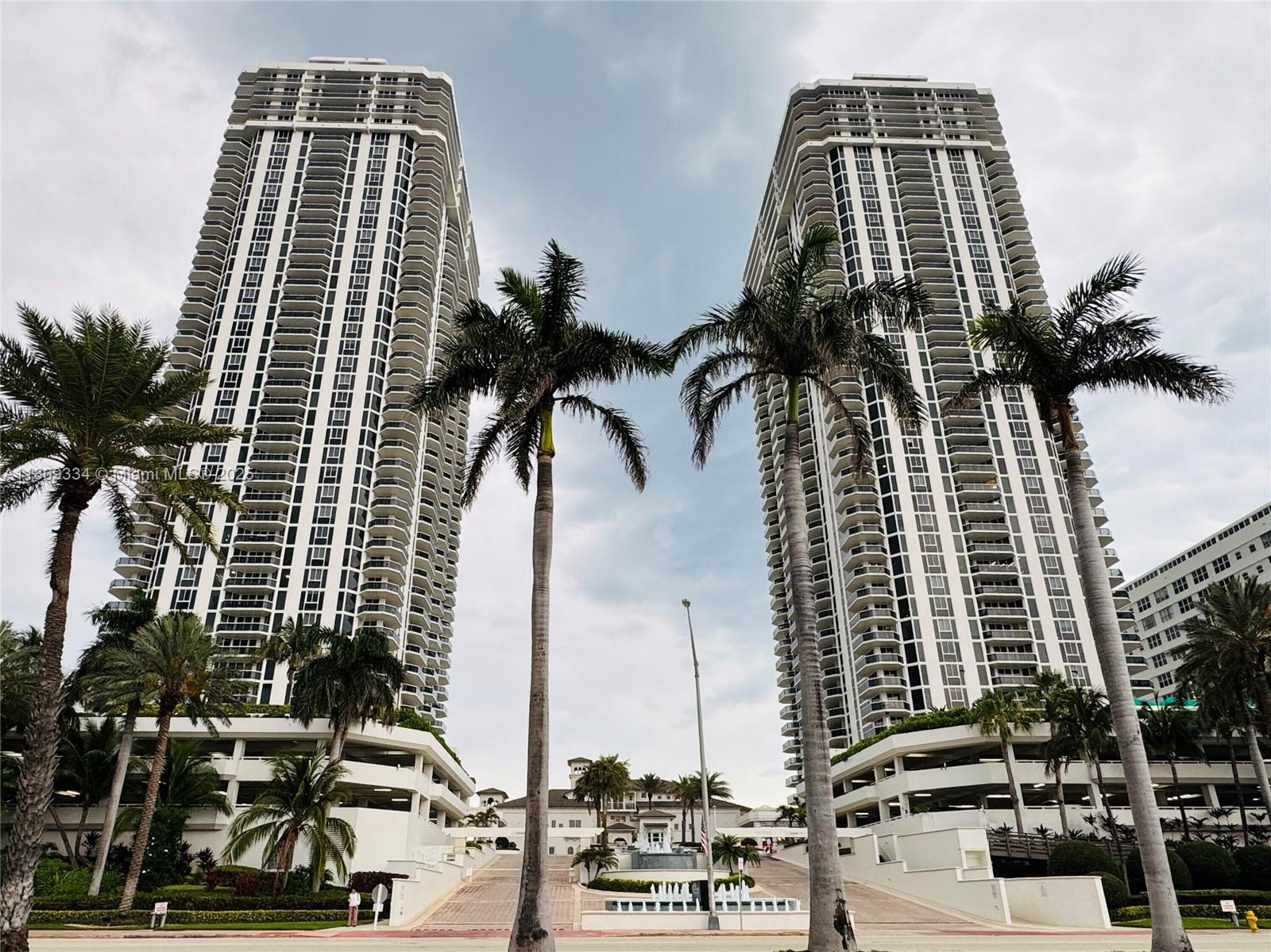 4779 Collins Ave 2106, Miami Beach, Miami-Dade County, Florida - 1 Bedrooms  
2 Bathrooms - 