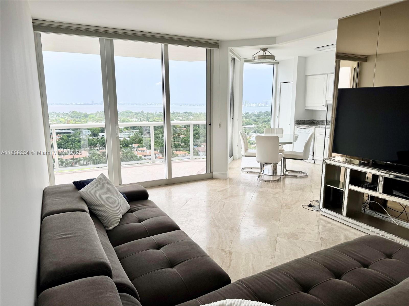 4779 Collins Ave 2106