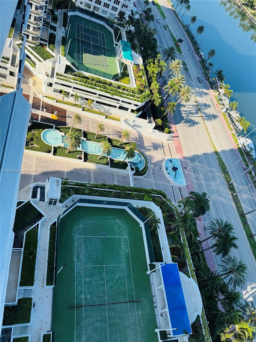 BLUE DIAMOND CONDO - Residential