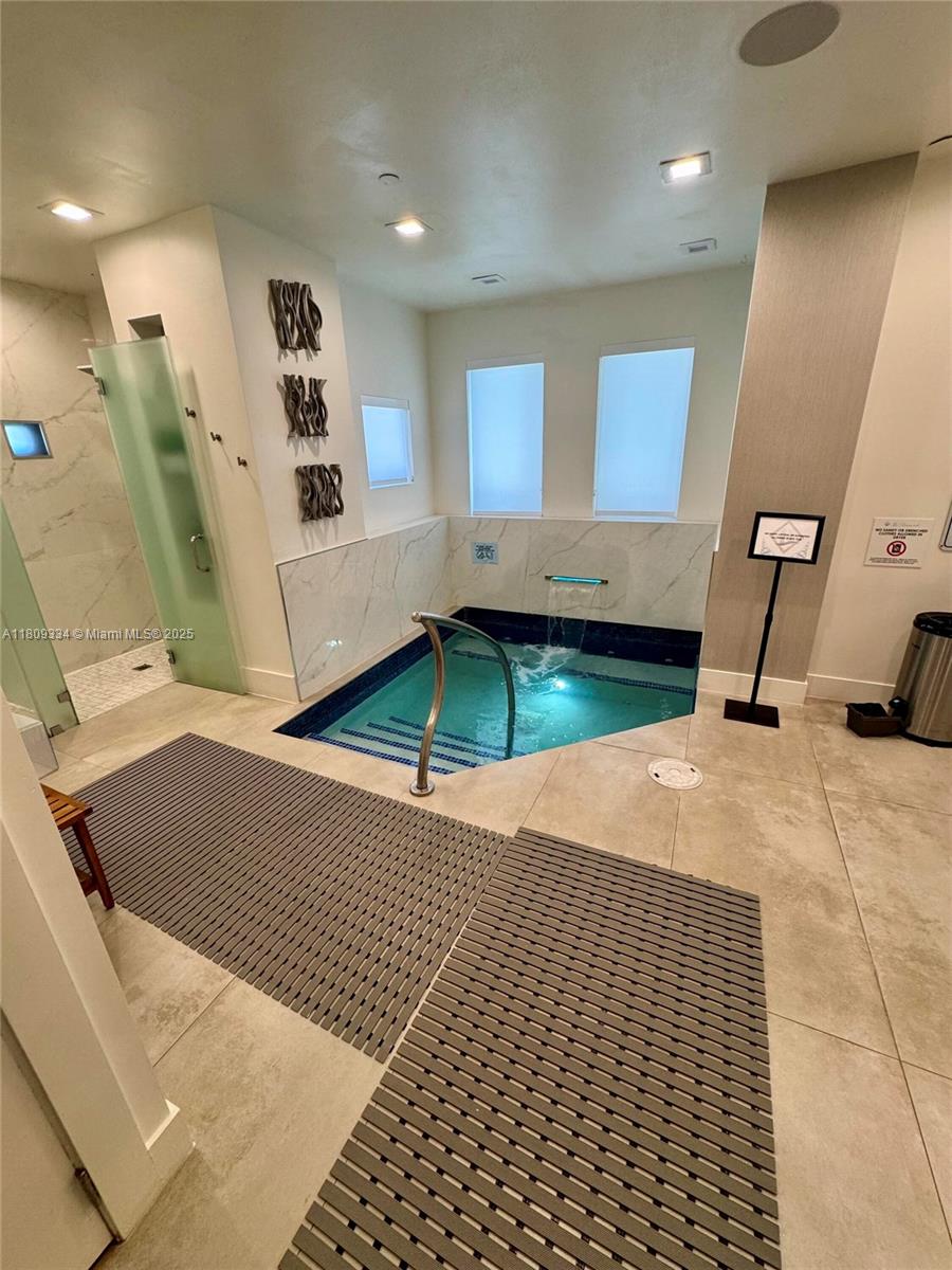 BLUE DIAMOND CONDO - Residential