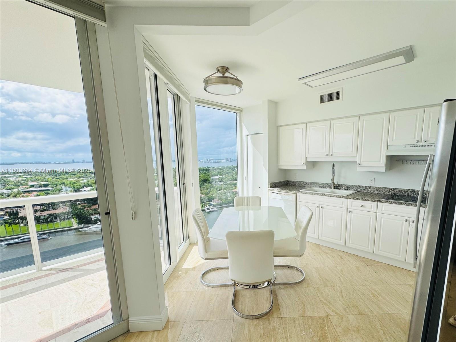 4779 Collins Ave 2106