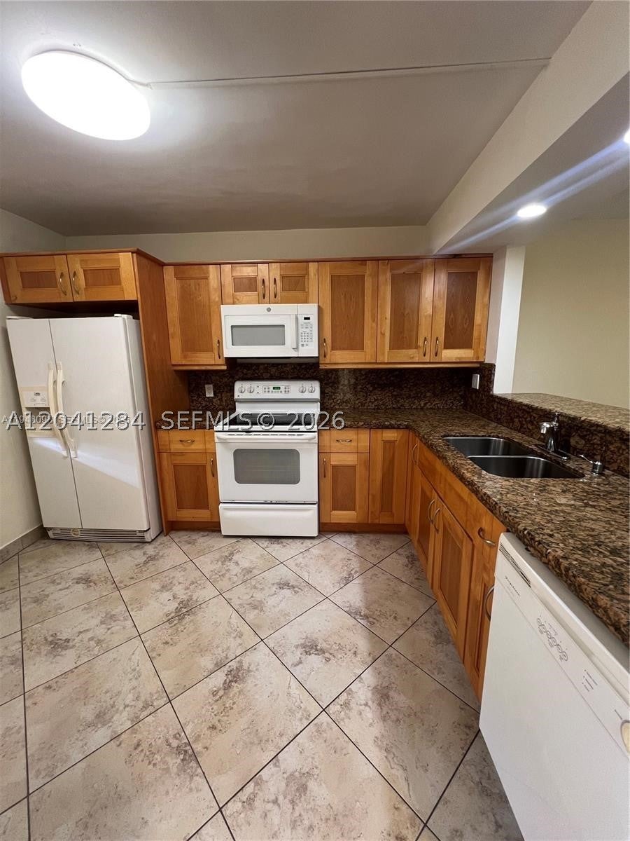 Photo of 379 Lakeview Dr #205, Weston, FL 33326 (MLS # A12041284)