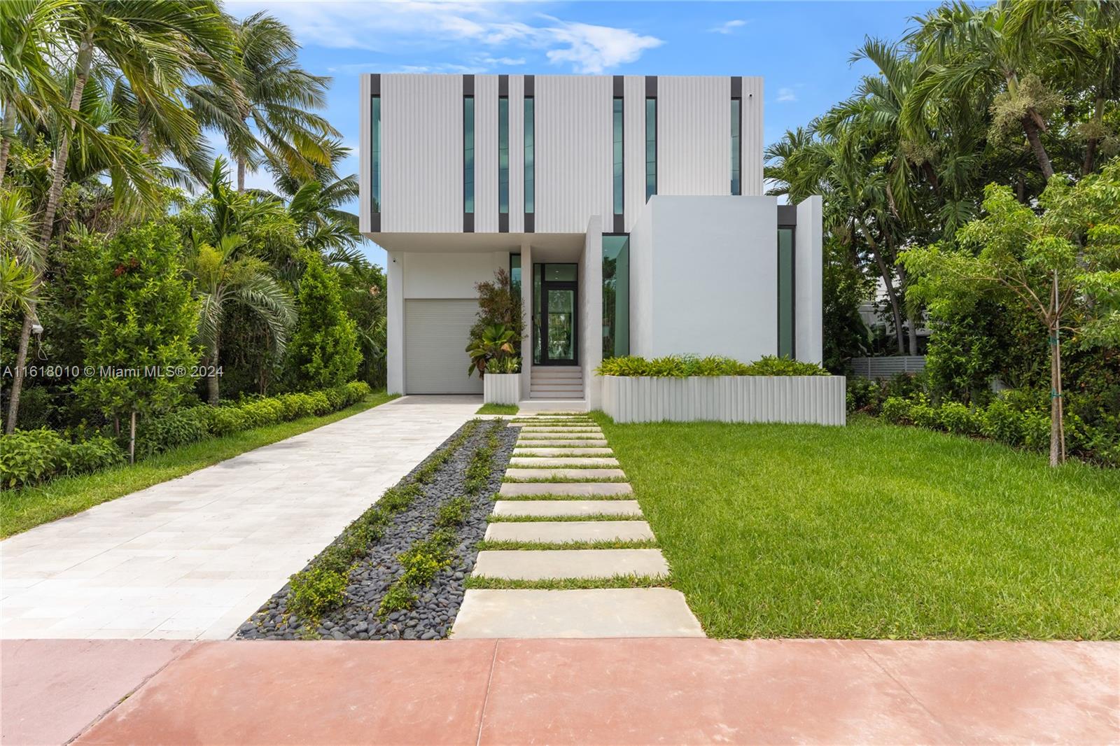 View Miami Beach, FL 33140 house