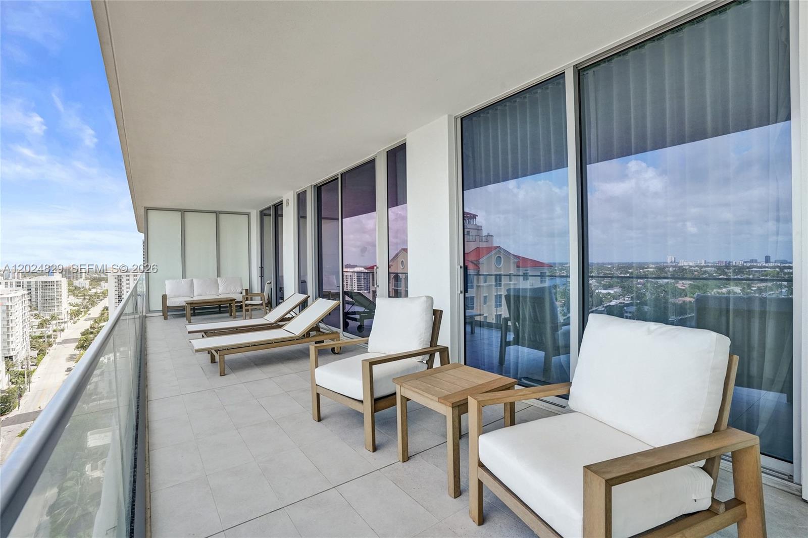 SELENE OCEANFRONT - Residential