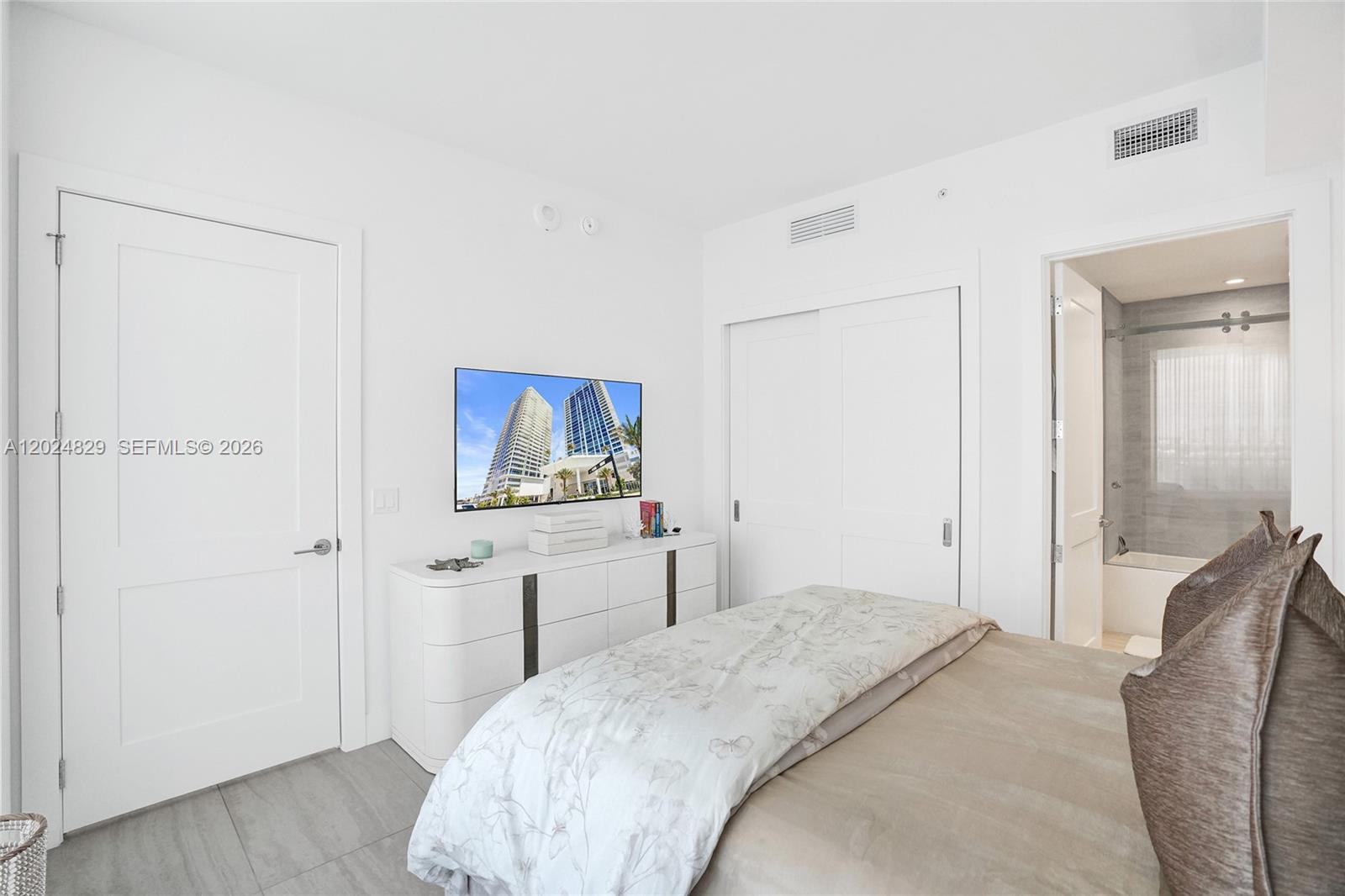 SELENE OCEANFRONT - Residential