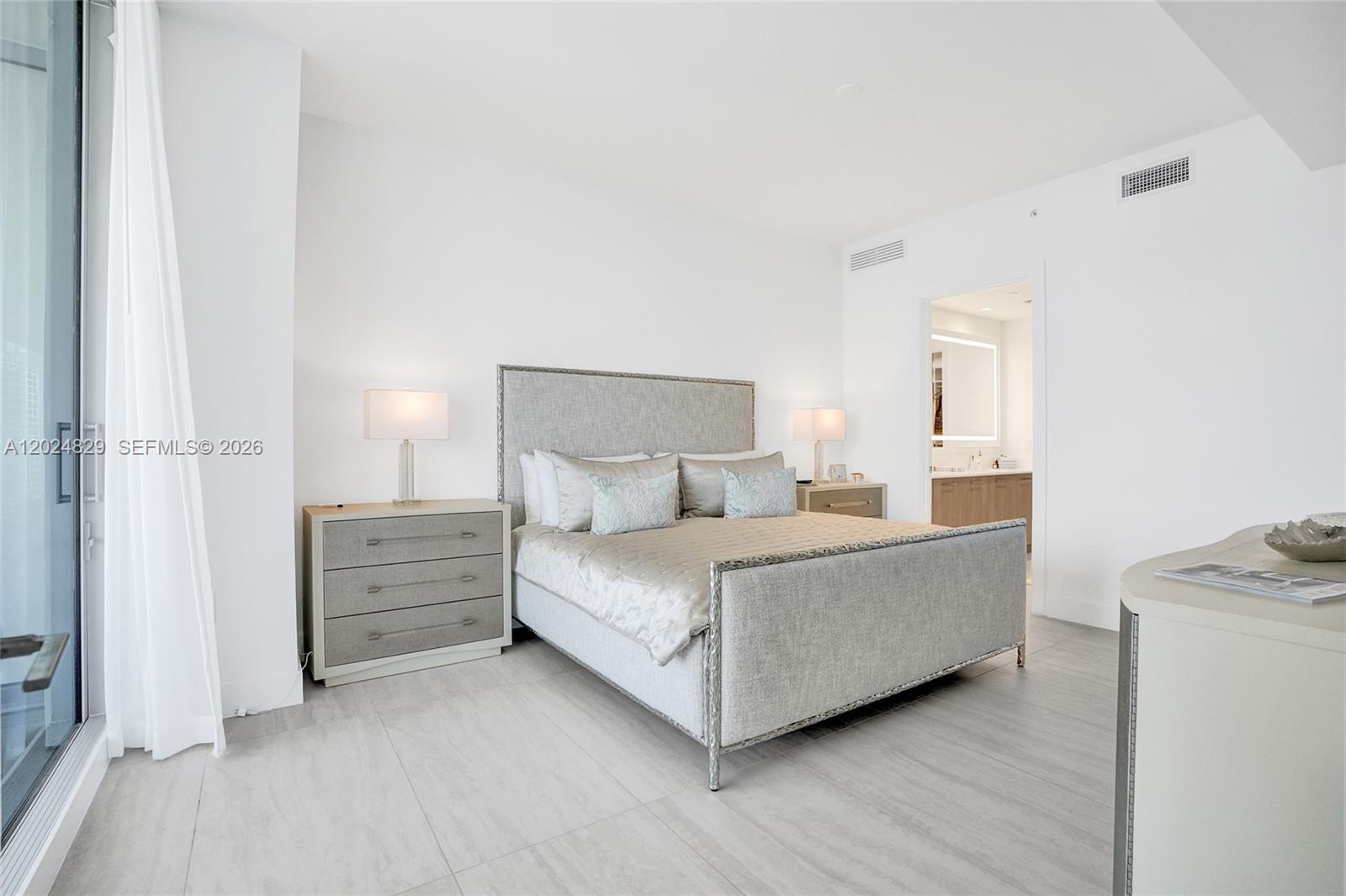 SELENE OCEANFRONT - Residential