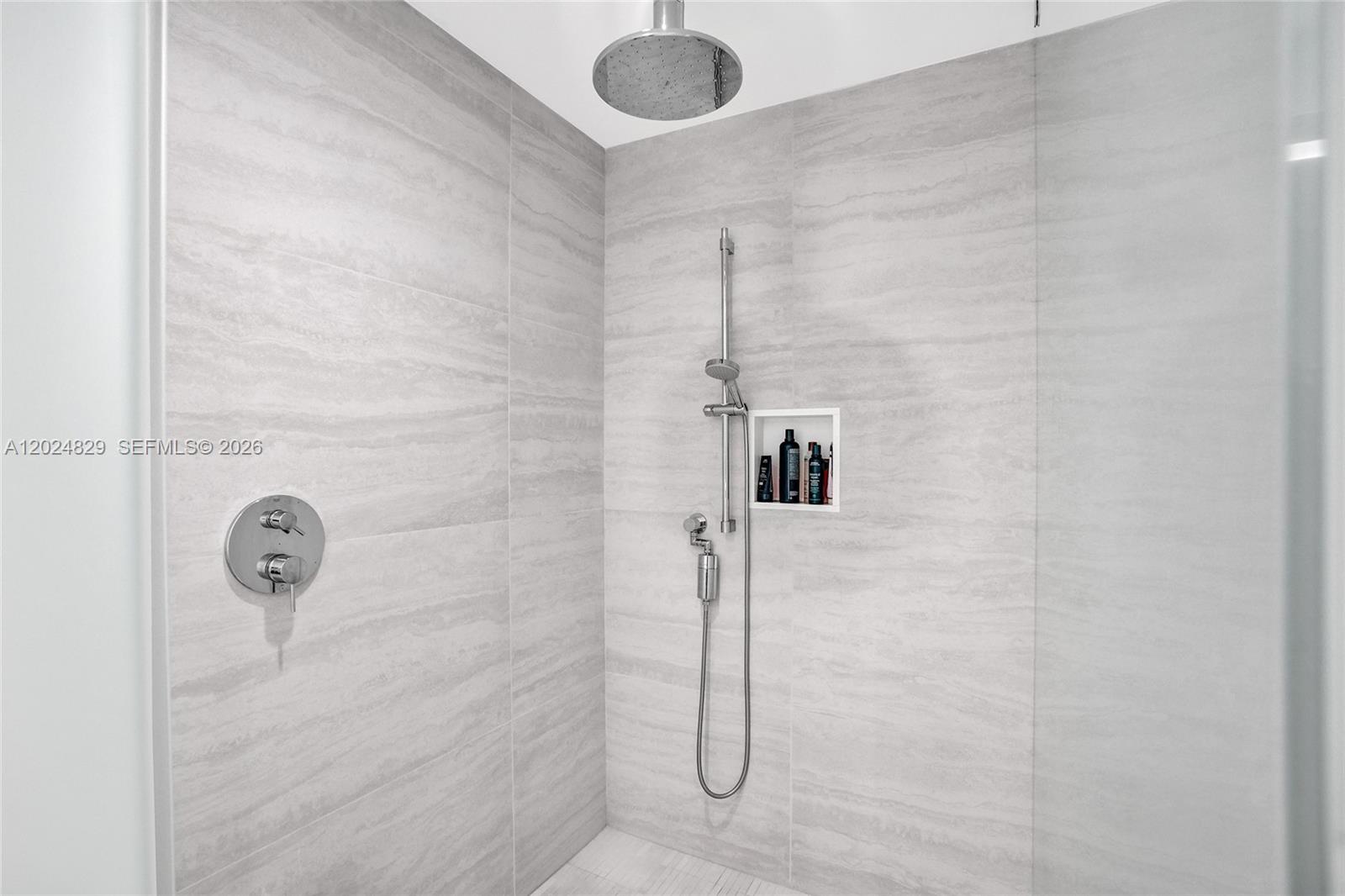 SELENE OCEANFRONT - Residential