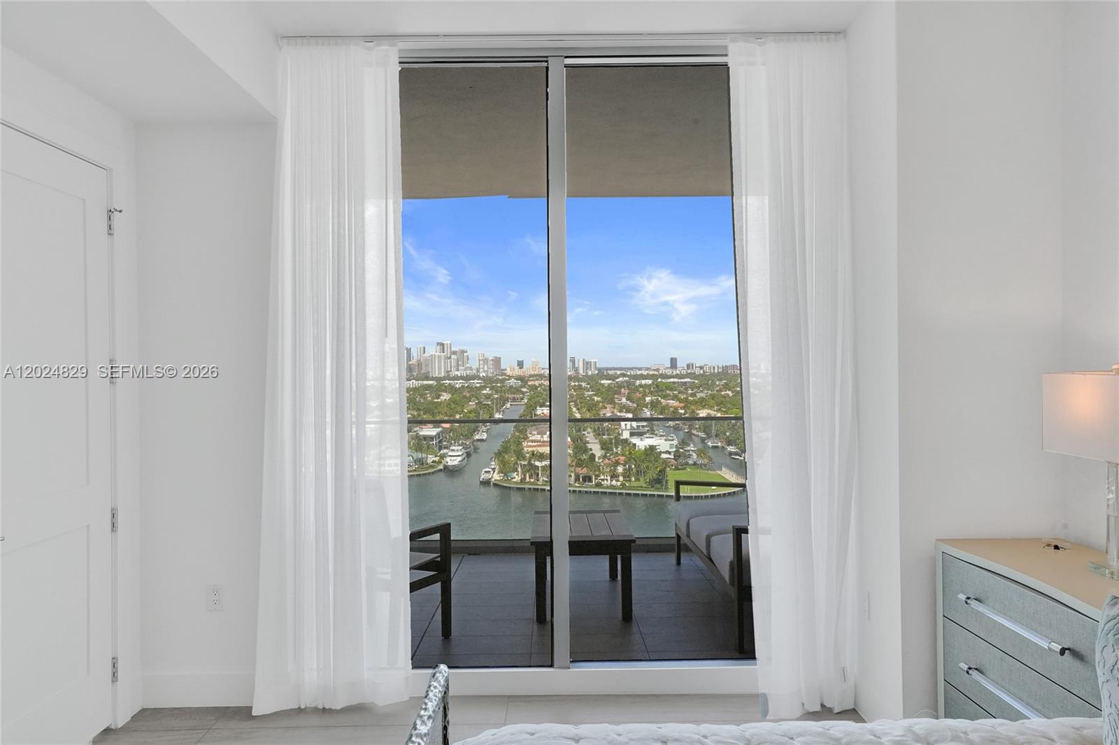 SELENE OCEANFRONT - Residential