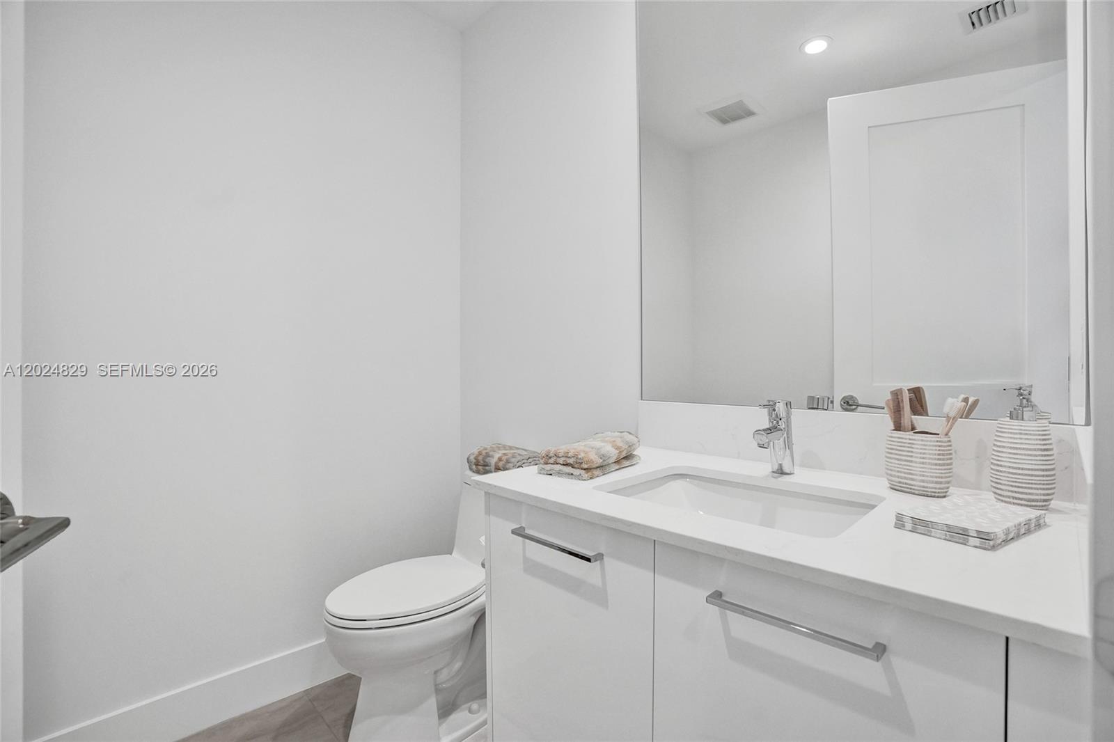 SELENE OCEANFRONT - Residential