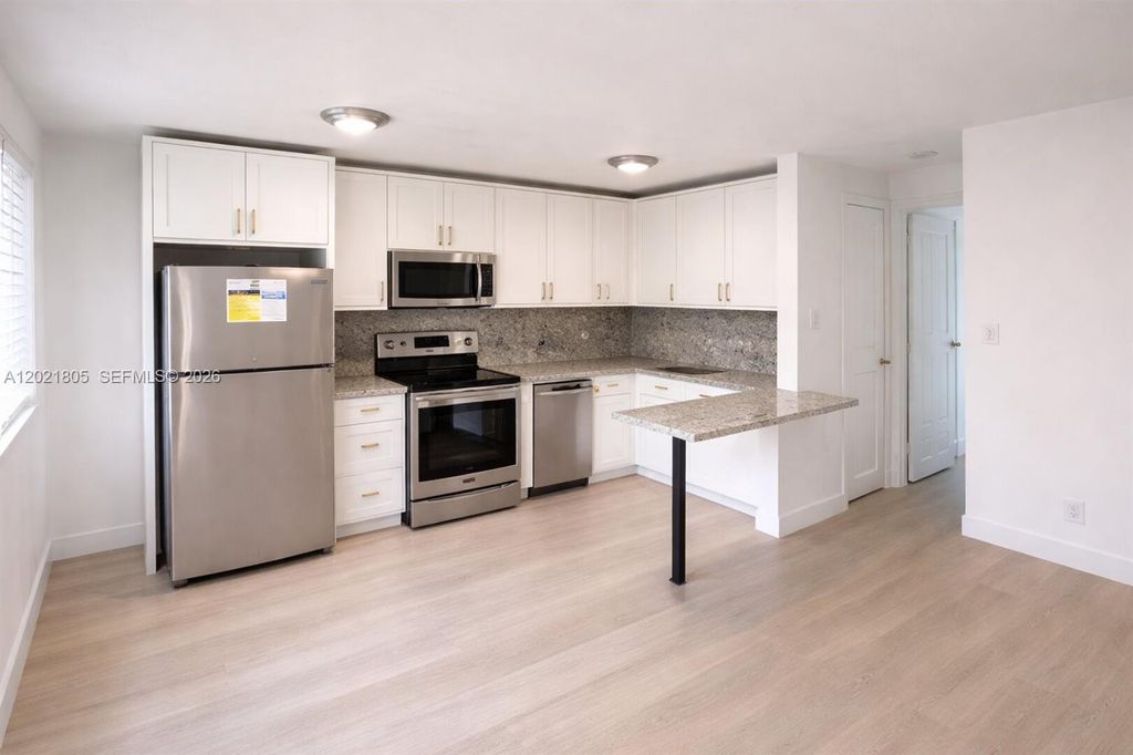 Photo of 515 SE 9th St #2, Fort Lauderdale, FL 33316 (MLS # A12021805)