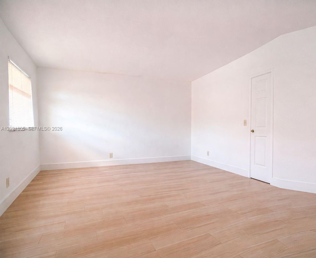 Photo of 515 SE 9th St #2, Fort Lauderdale, FL 33316 (MLS # A12021805)