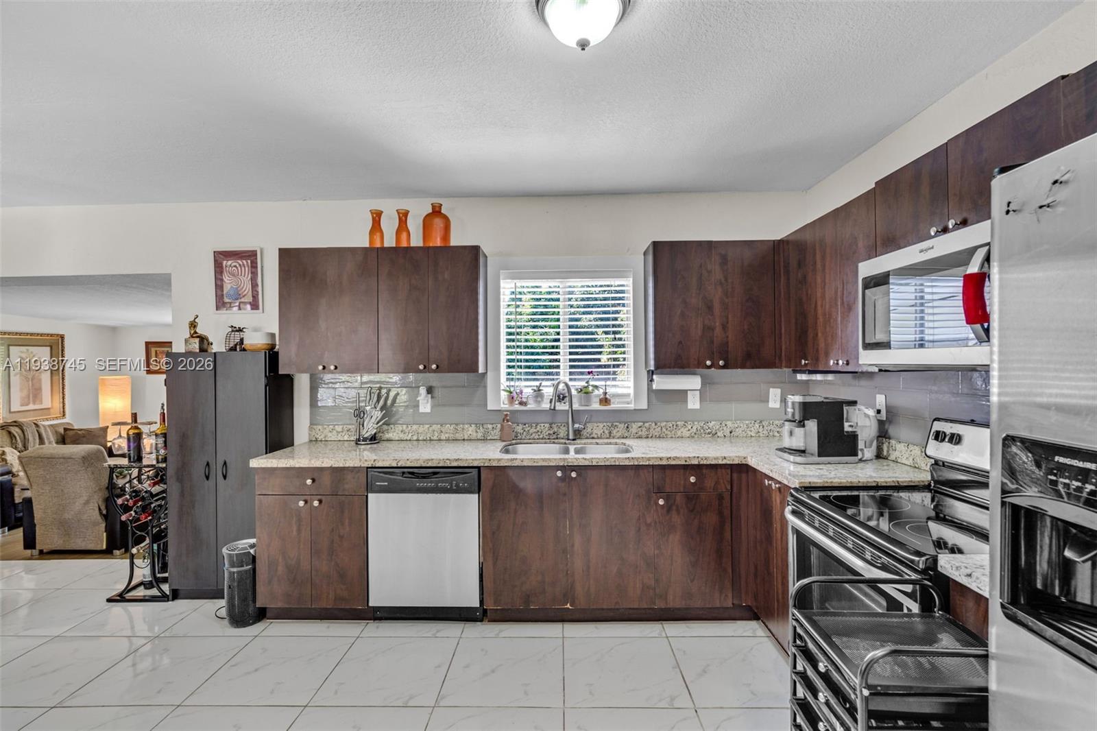 ARCH CREEKS ESTATES - Residential