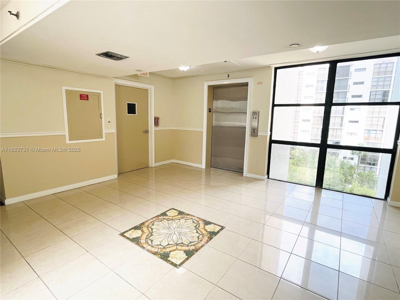 PLAZA OF AMERICAS CONDO P - Residential Lease