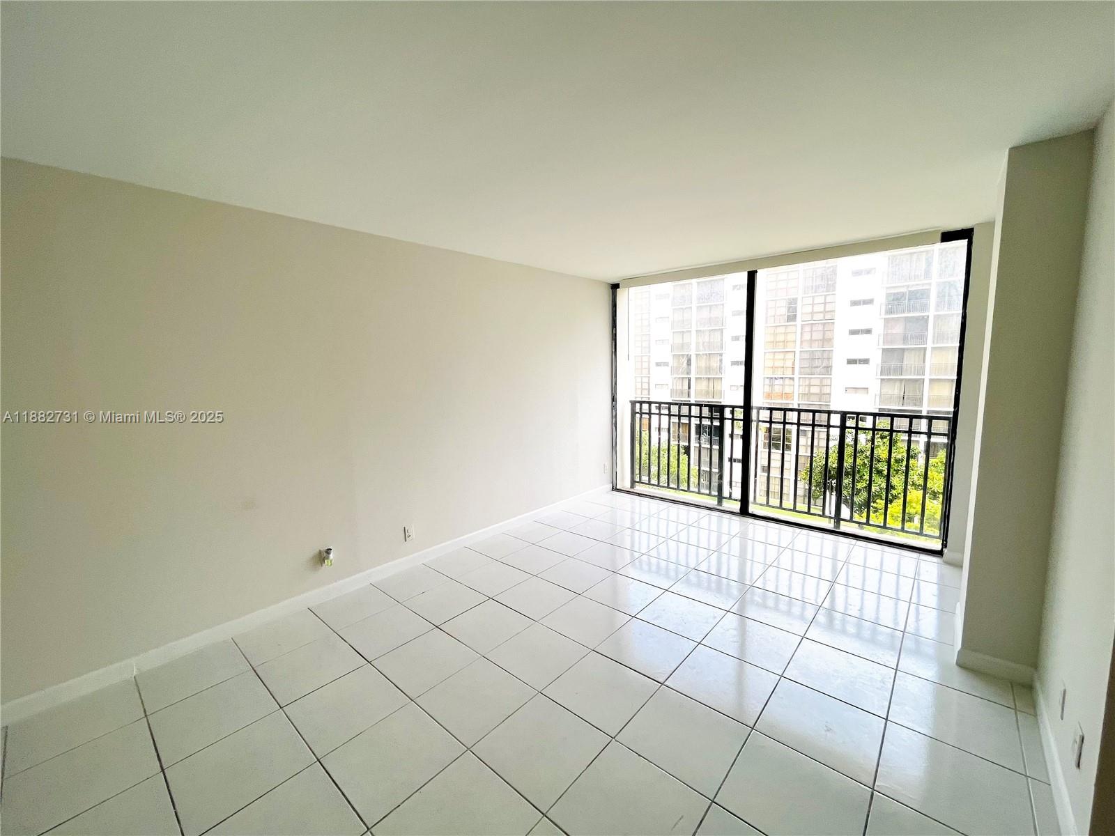 PLAZA OF AMERICAS CONDO P - Residential Lease