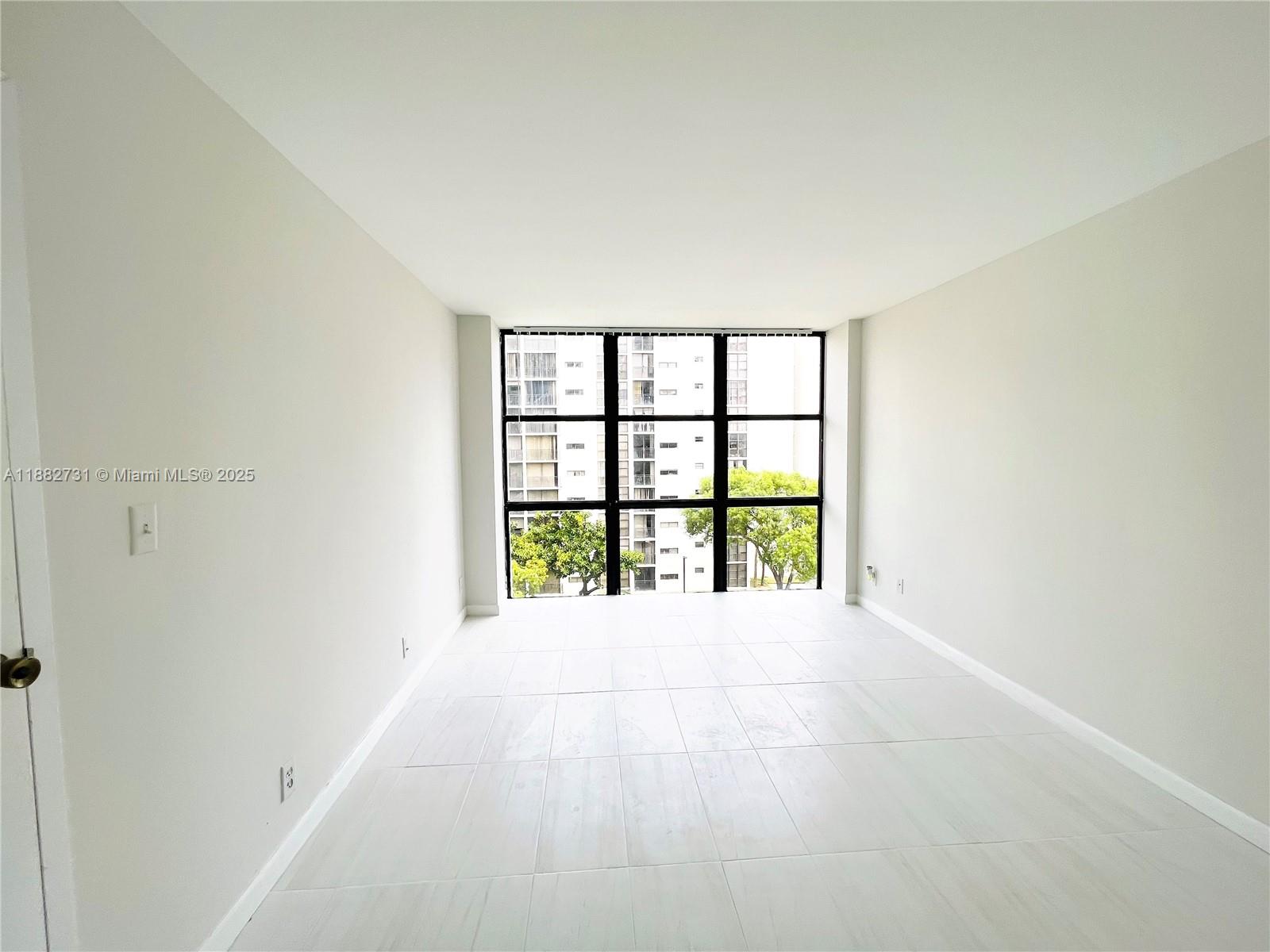 PLAZA OF AMERICAS CONDO P - Residential Lease