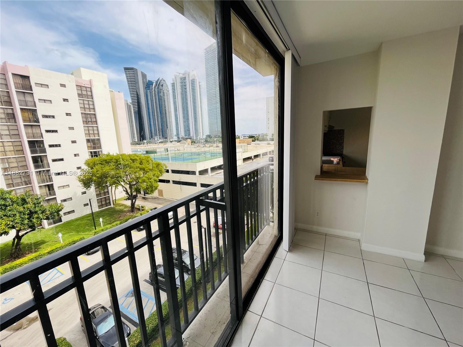 PLAZA OF AMERICAS CONDO P - Residential Lease