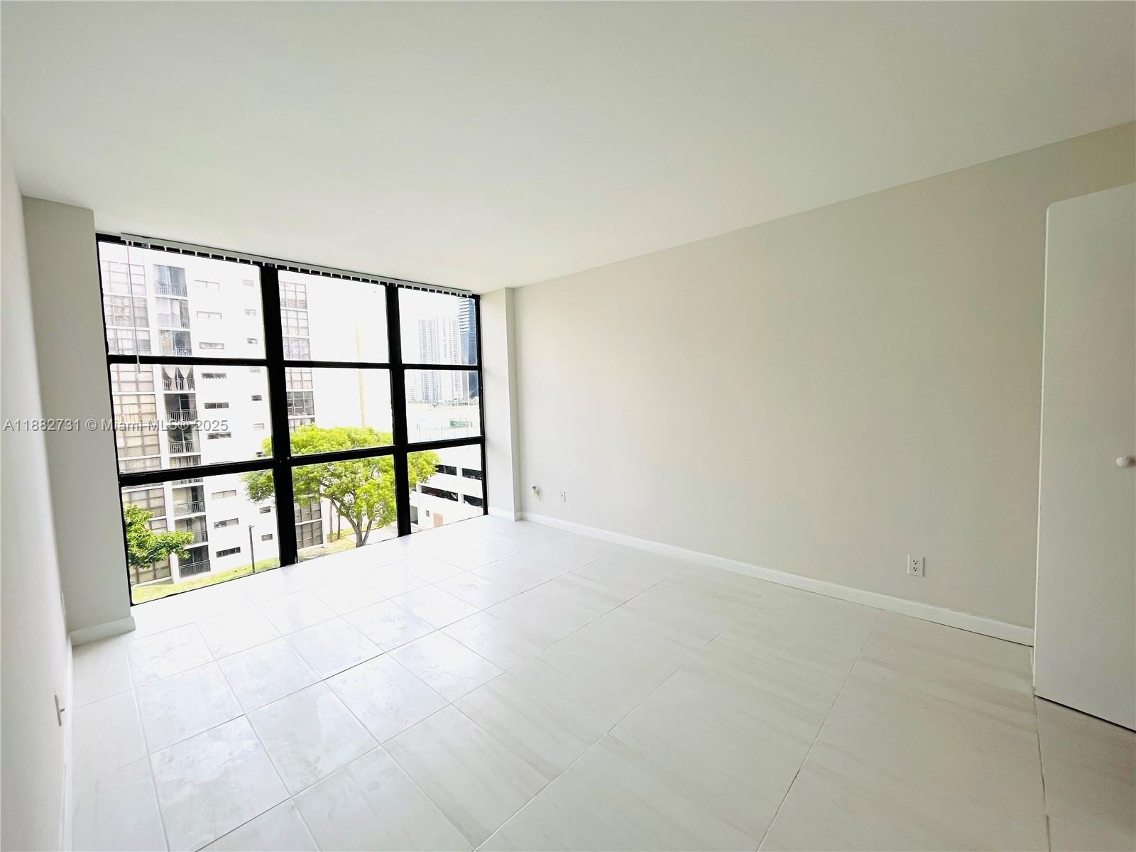 PLAZA OF AMERICAS CONDO P - Residential Lease