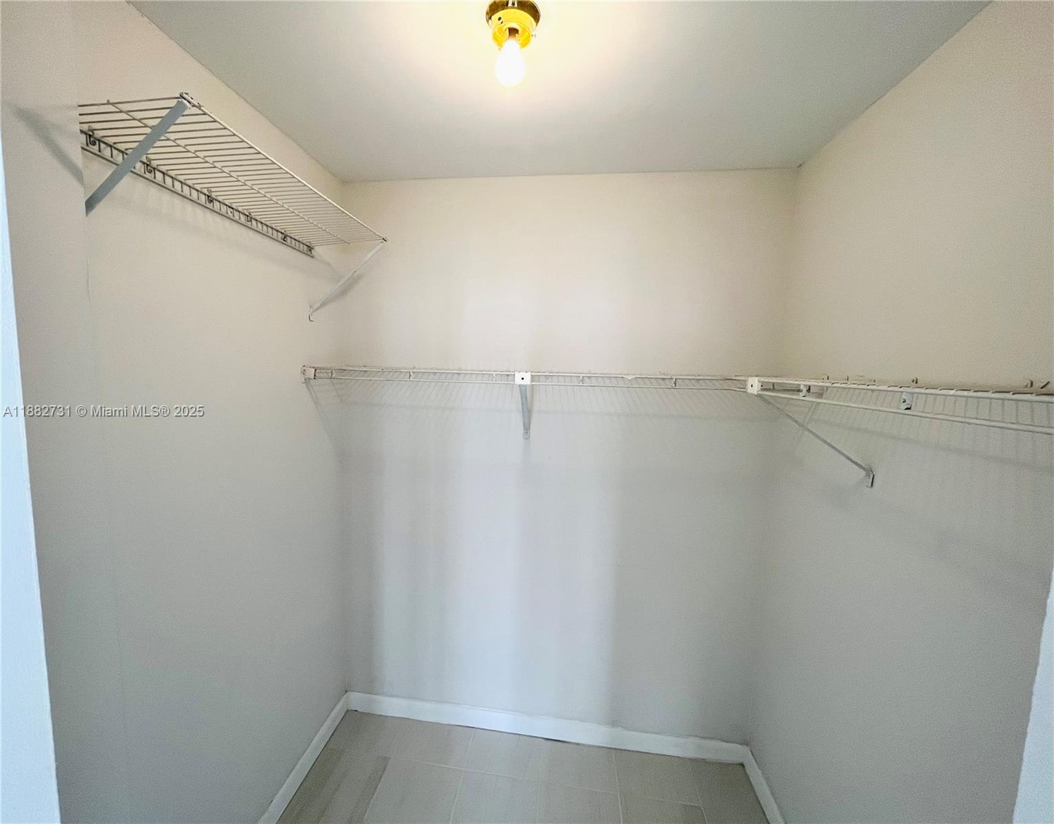 PLAZA OF AMERICAS CONDO P - Residential Lease