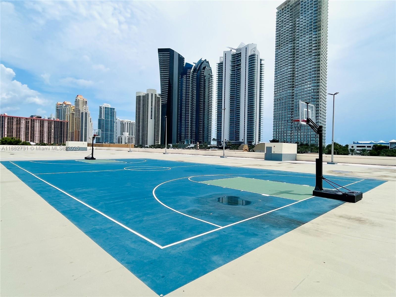 PLAZA OF AMERICAS CONDO P - Residential Lease