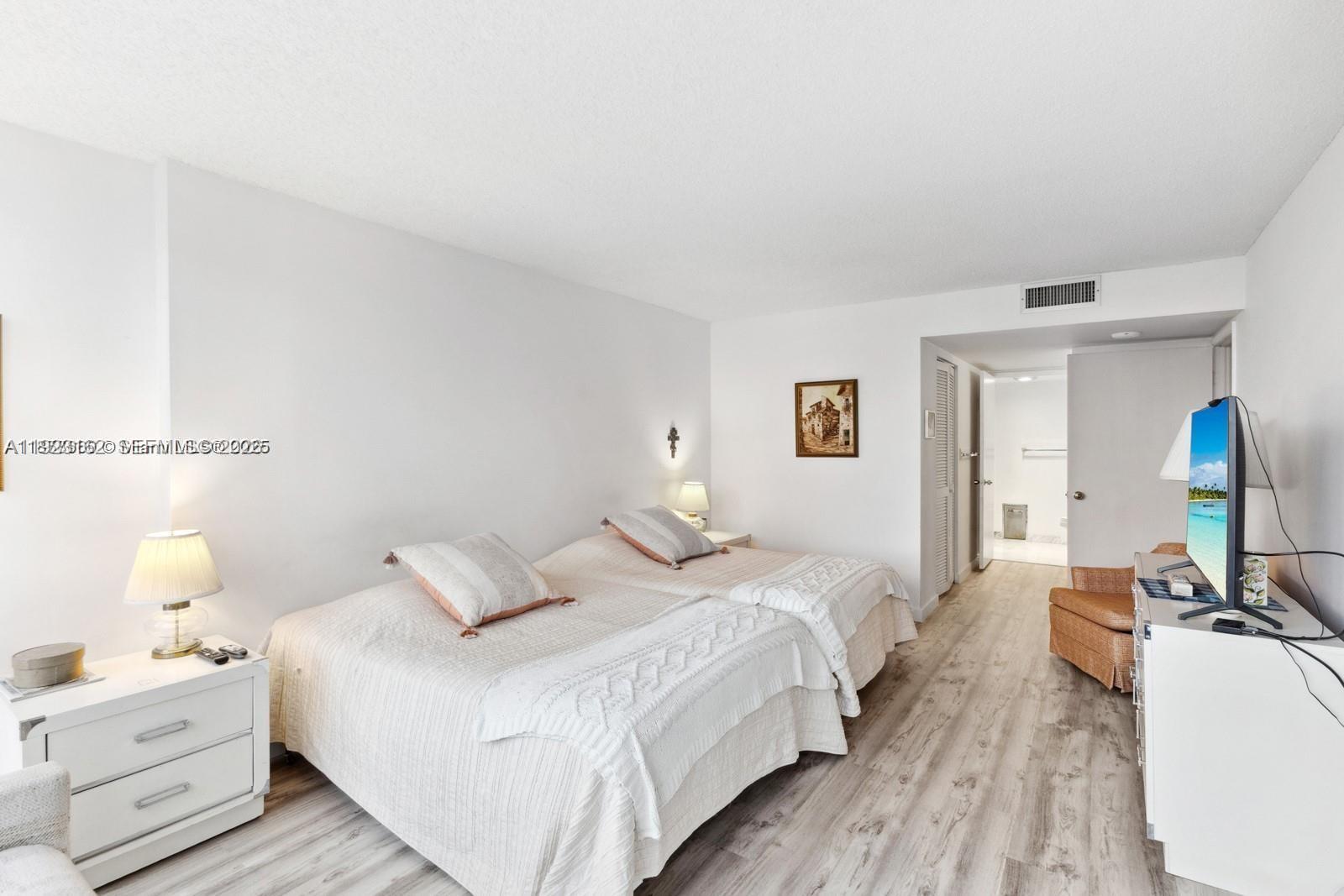 BRICKELL PLACE CONDO - Residential