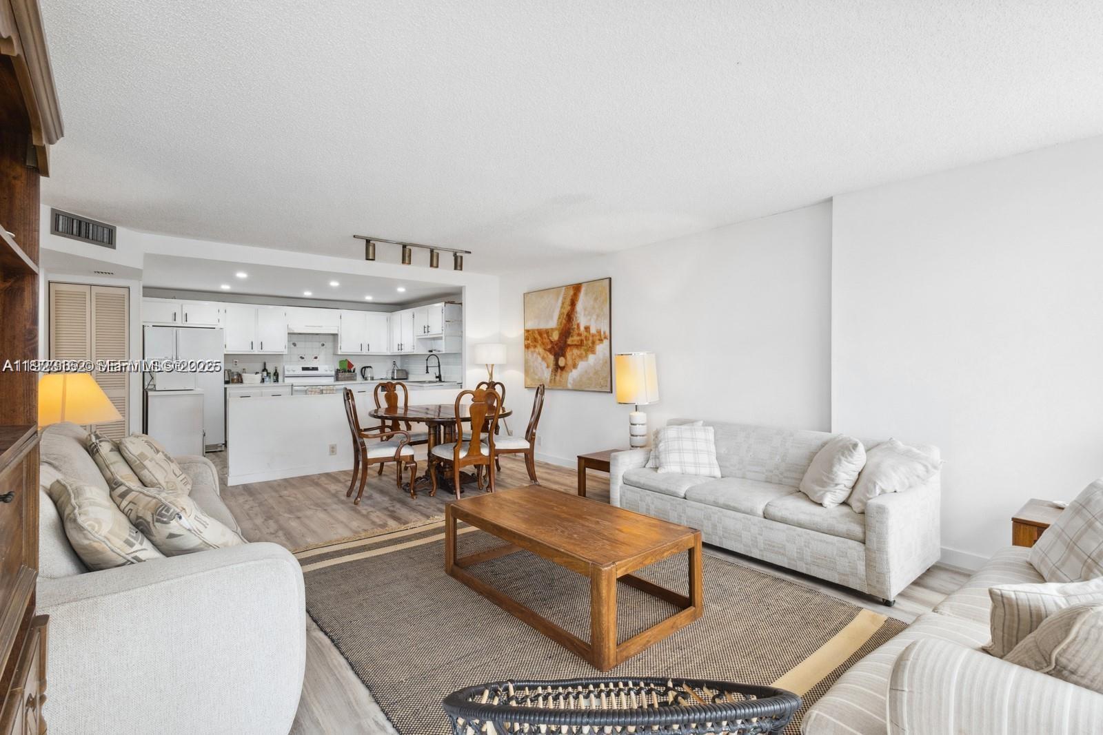 BRICKELL PLACE CONDO - Residential