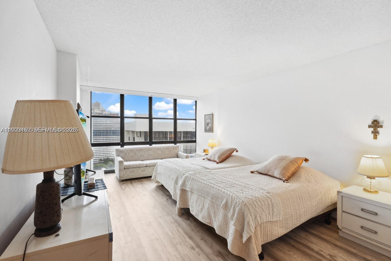 BRICKELL PLACE CONDO - Residential